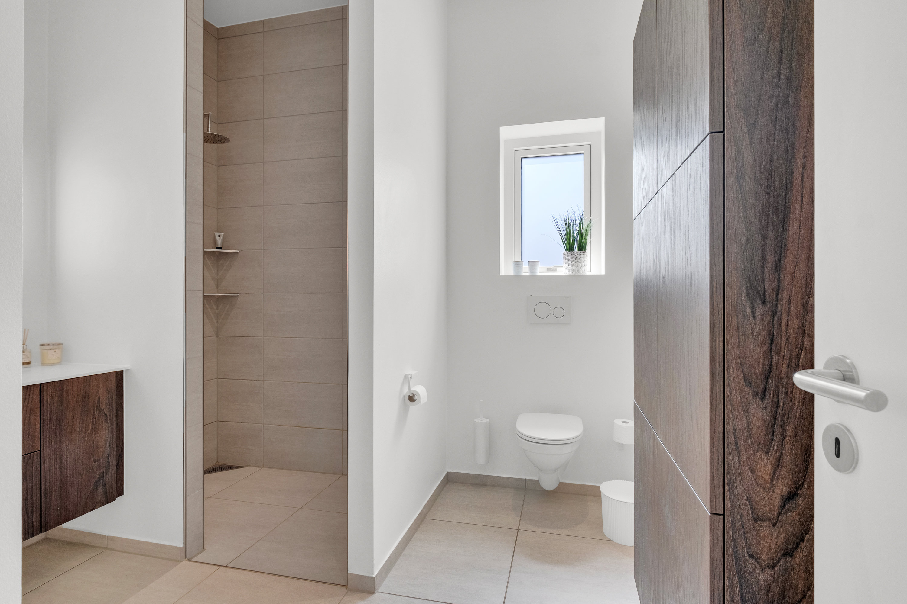 Fremhævet badeværelse billede i fuldskærmstilstand. Billede af Engvangen 11, 8520 Lystrup