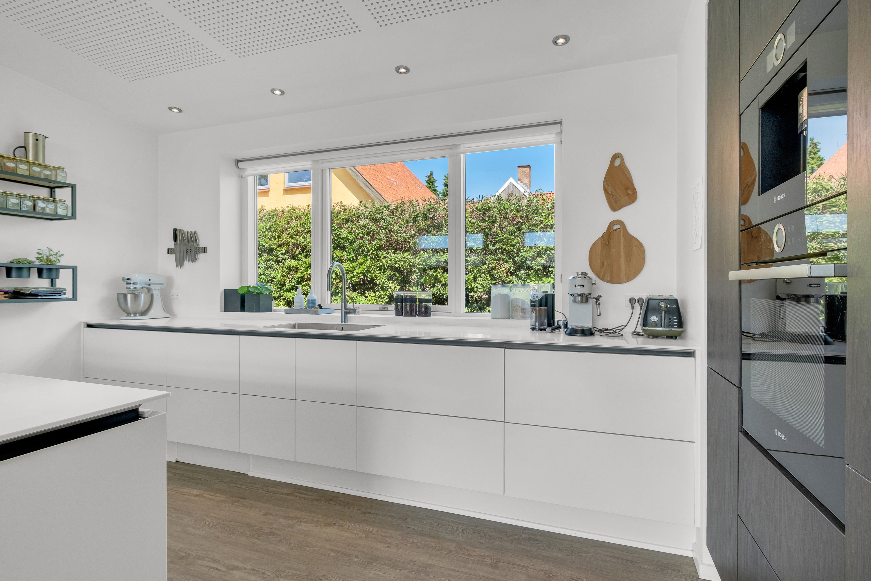 Fremhævet køkken billede i fuldskærmstilstand. Billede af Engvangen 11, 8520 Lystrup