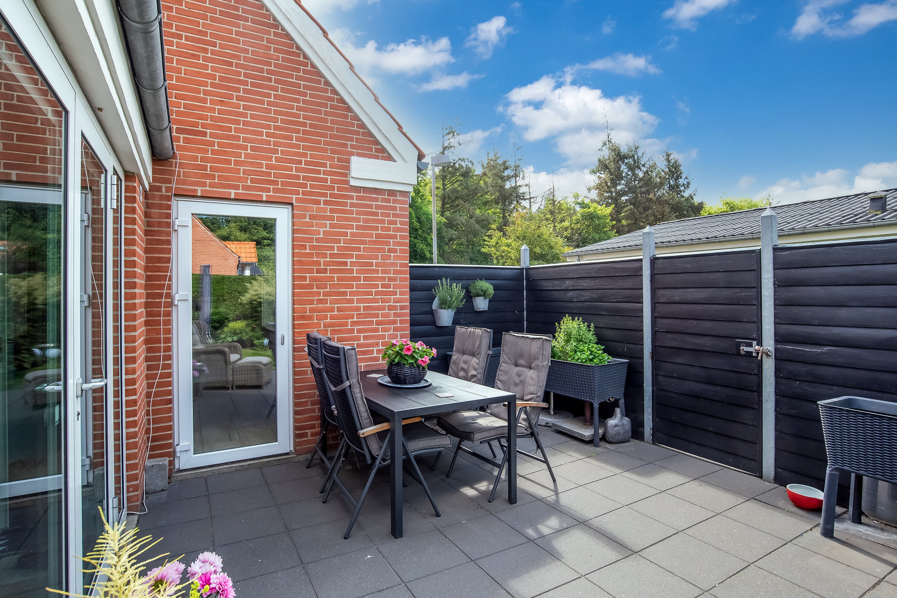 Fremhævet terrasse billede i fuldskærmstilstand. Billede af Skjernvej 112A, 7500 Holstebro