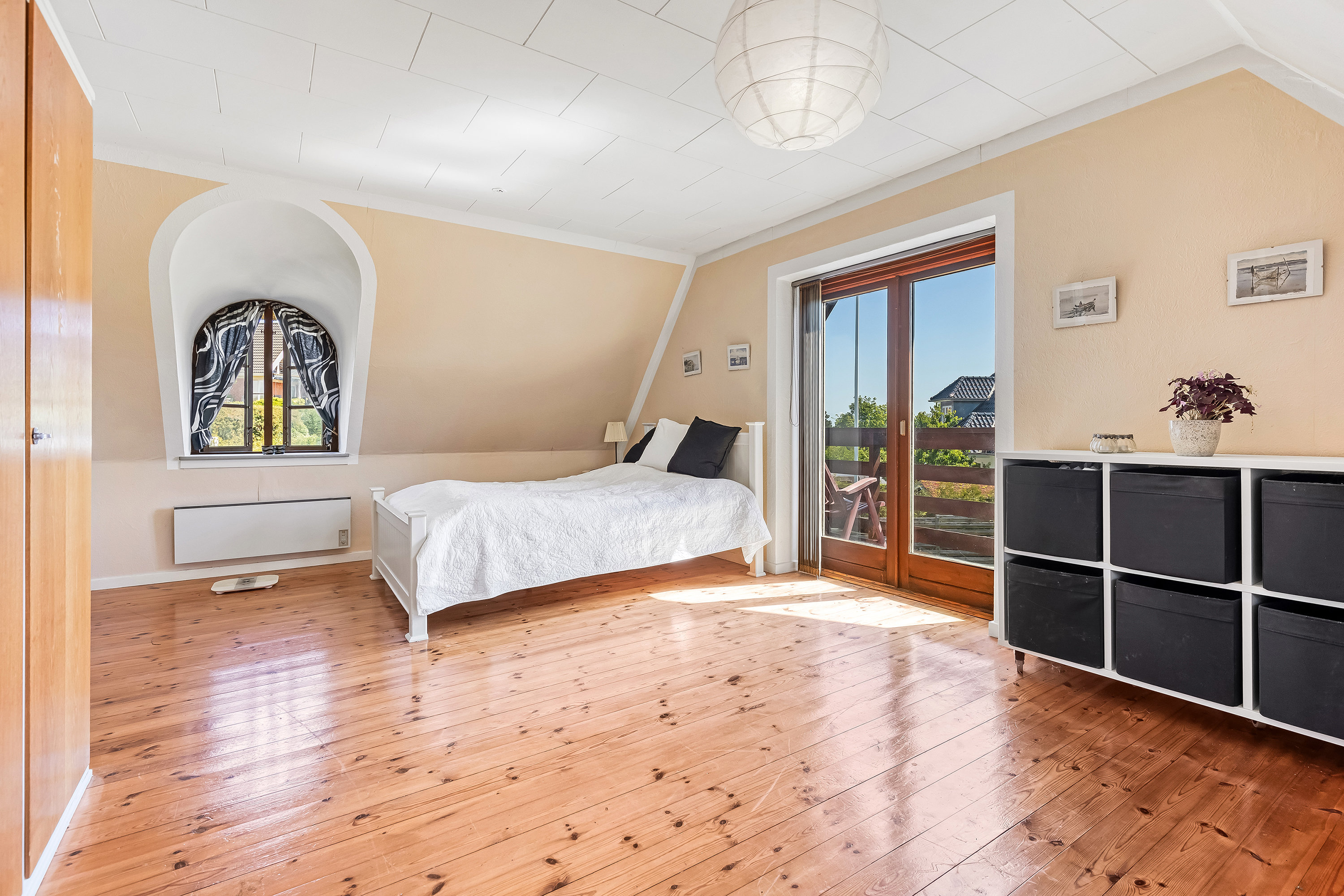 Fremhævet soveværelse billede i fuldskærmstilstand. Billede af Solskrænten 2, Lynæs, 3390 Hundested