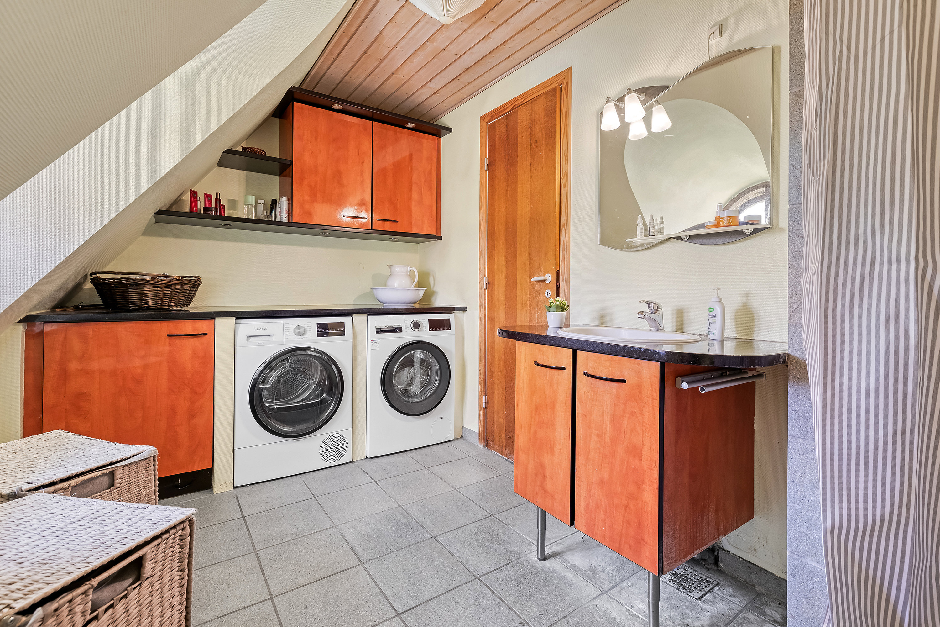 Fremhævet badeværelse billede i fuldskærmstilstand. Billede af Solskrænten 2, Lynæs, 3390 Hundested