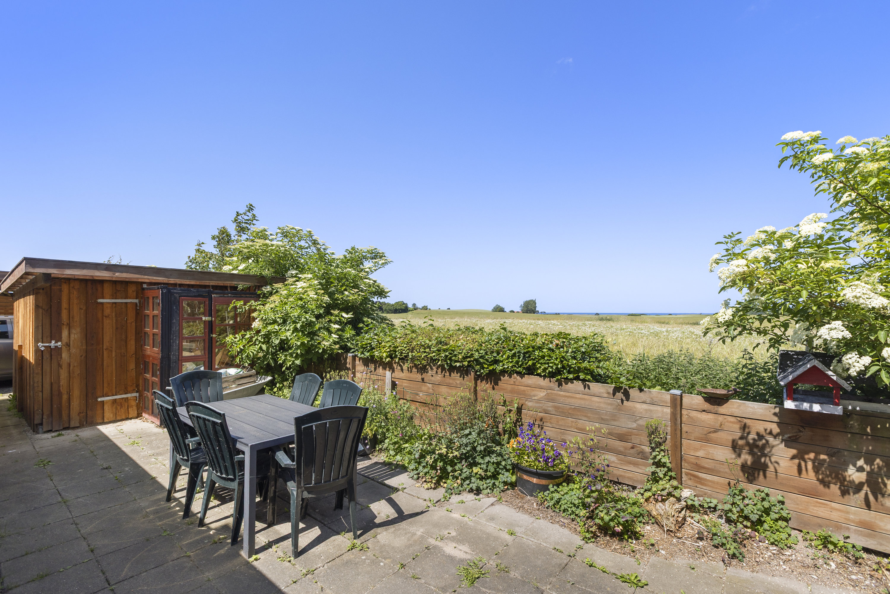 Fremhævet terrasse billede i fuldskærmstilstand. Billede af Kallerupvej 158, 4400 Kalundborg