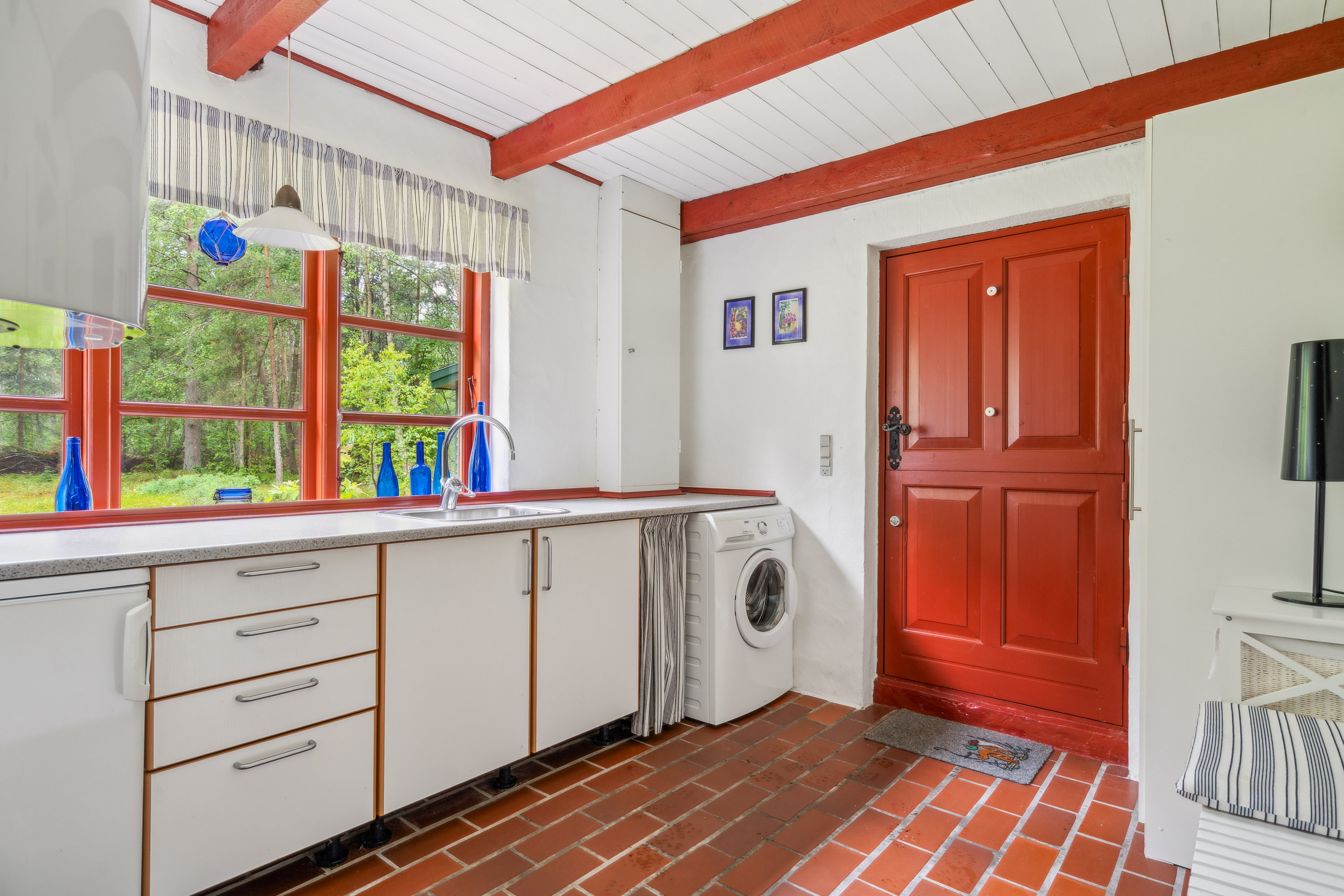 Fremhævet køkken billede i fuldskærmstilstand. Billede af Vibestien 11, Byrum, 9940 Læsø