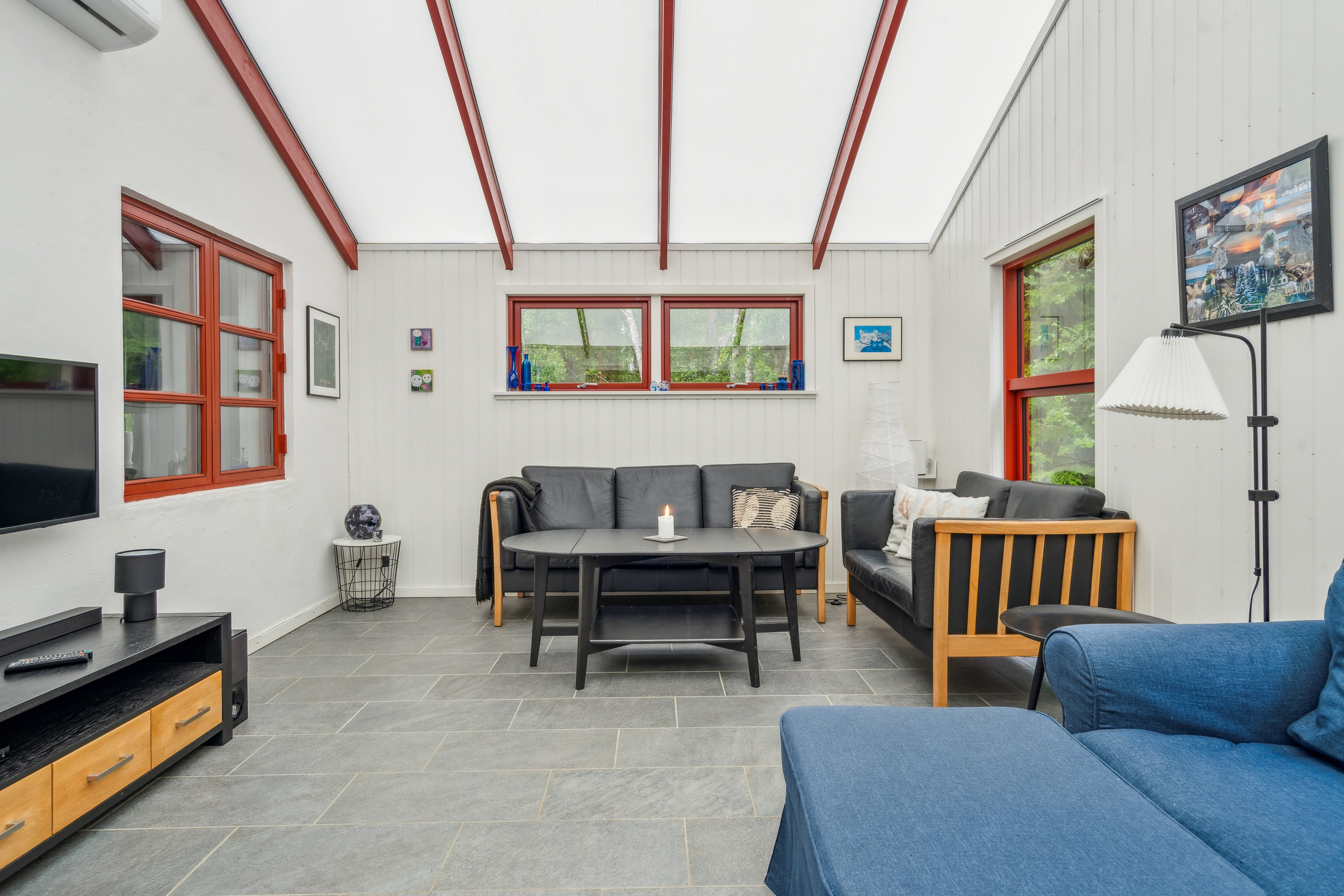 Fremhævet stue billede i fuldskærmstilstand. Billede af Vibestien 11, Byrum, 9940 Læsø