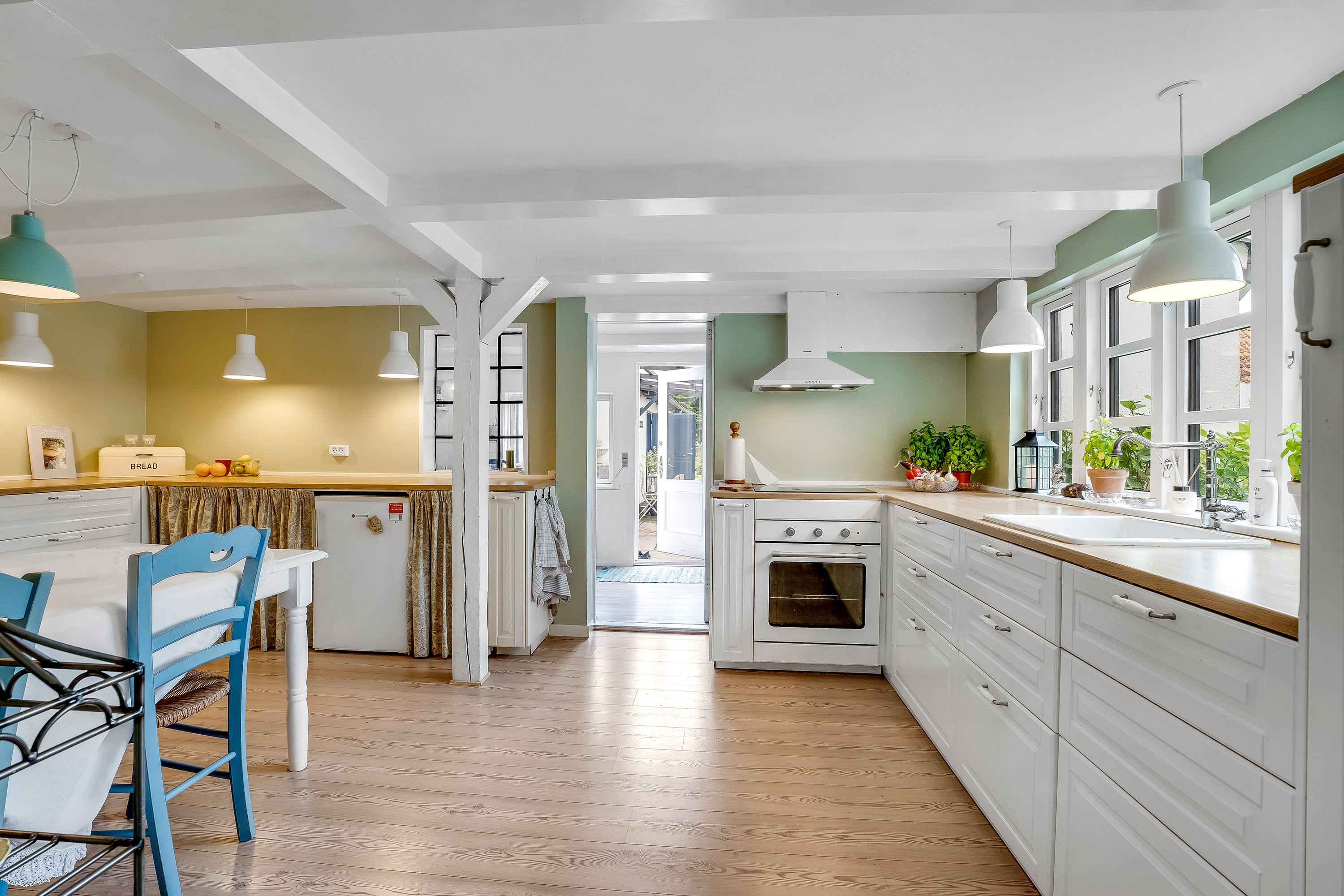 Fremhævet køkken billede i fuldskærmstilstand. Billede af Kirkestræde 1, 4990 Sakskøbing