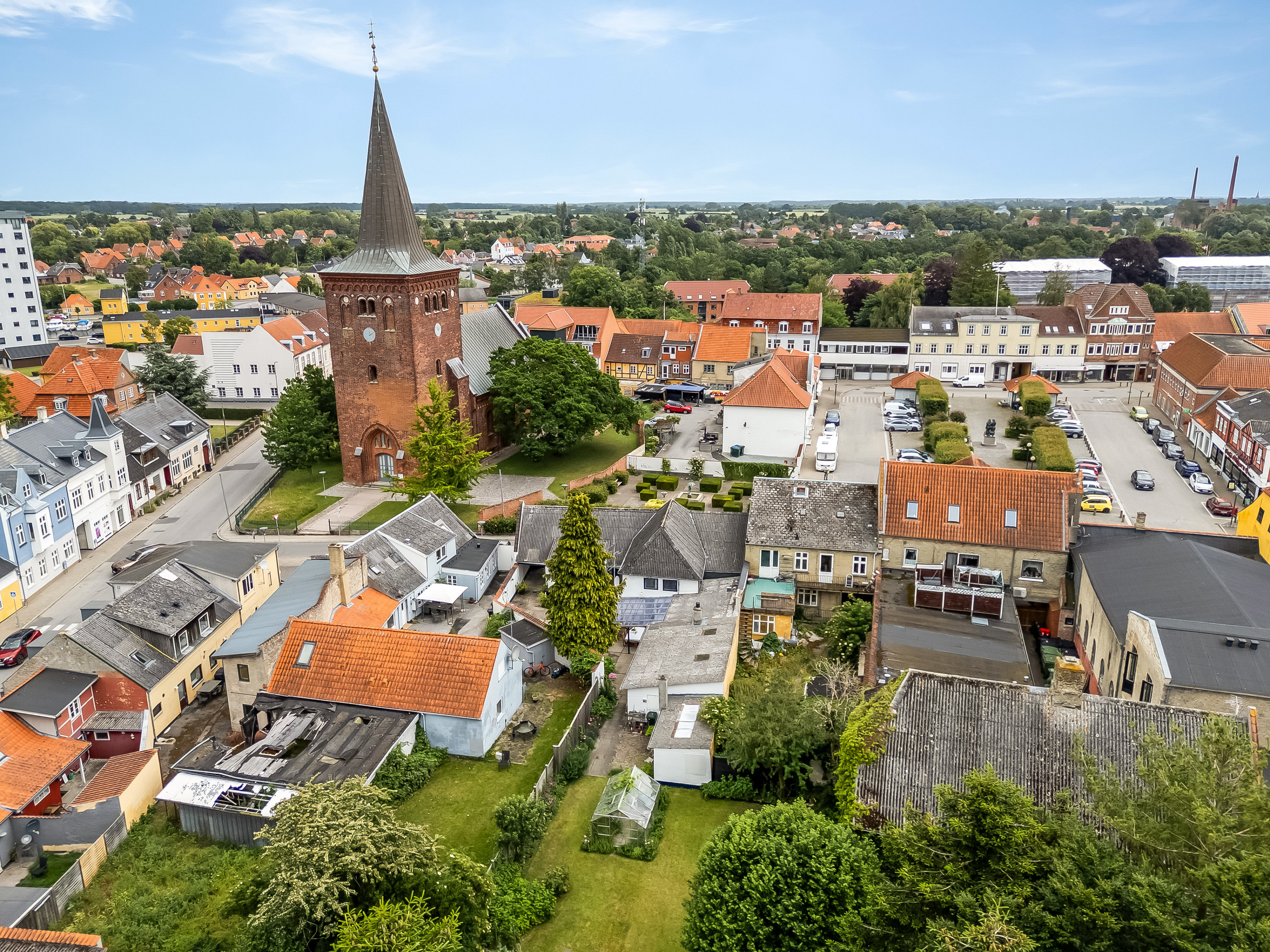 Fremhævet luftfoto billede i fuldskærmstilstand. Billede af Kirkestræde 1, 4990 Sakskøbing