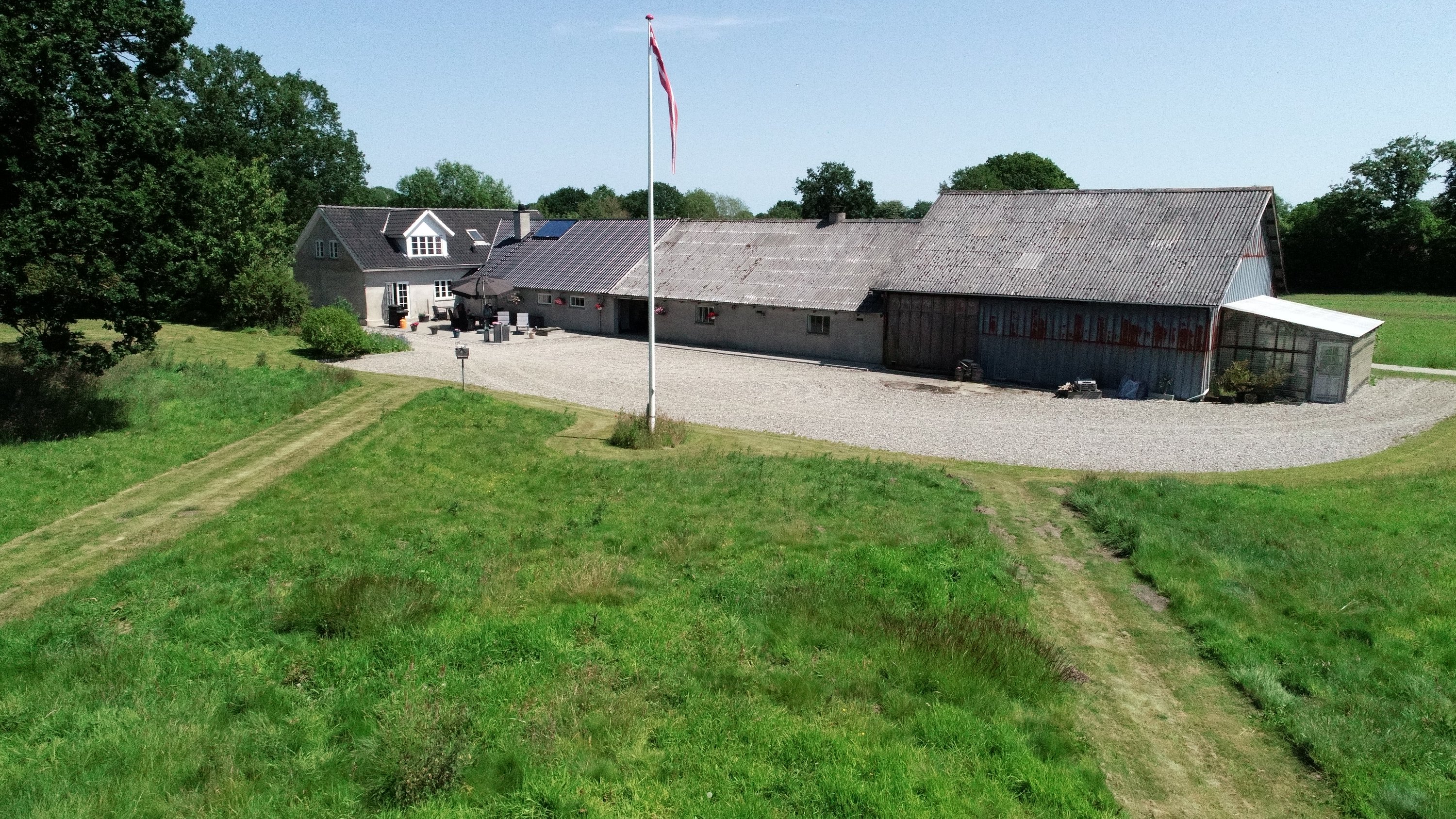 Fremhævet ejendommen billede i fuldskærmstilstand. Billede af Åstorpvej 53, 6093 Sjølund