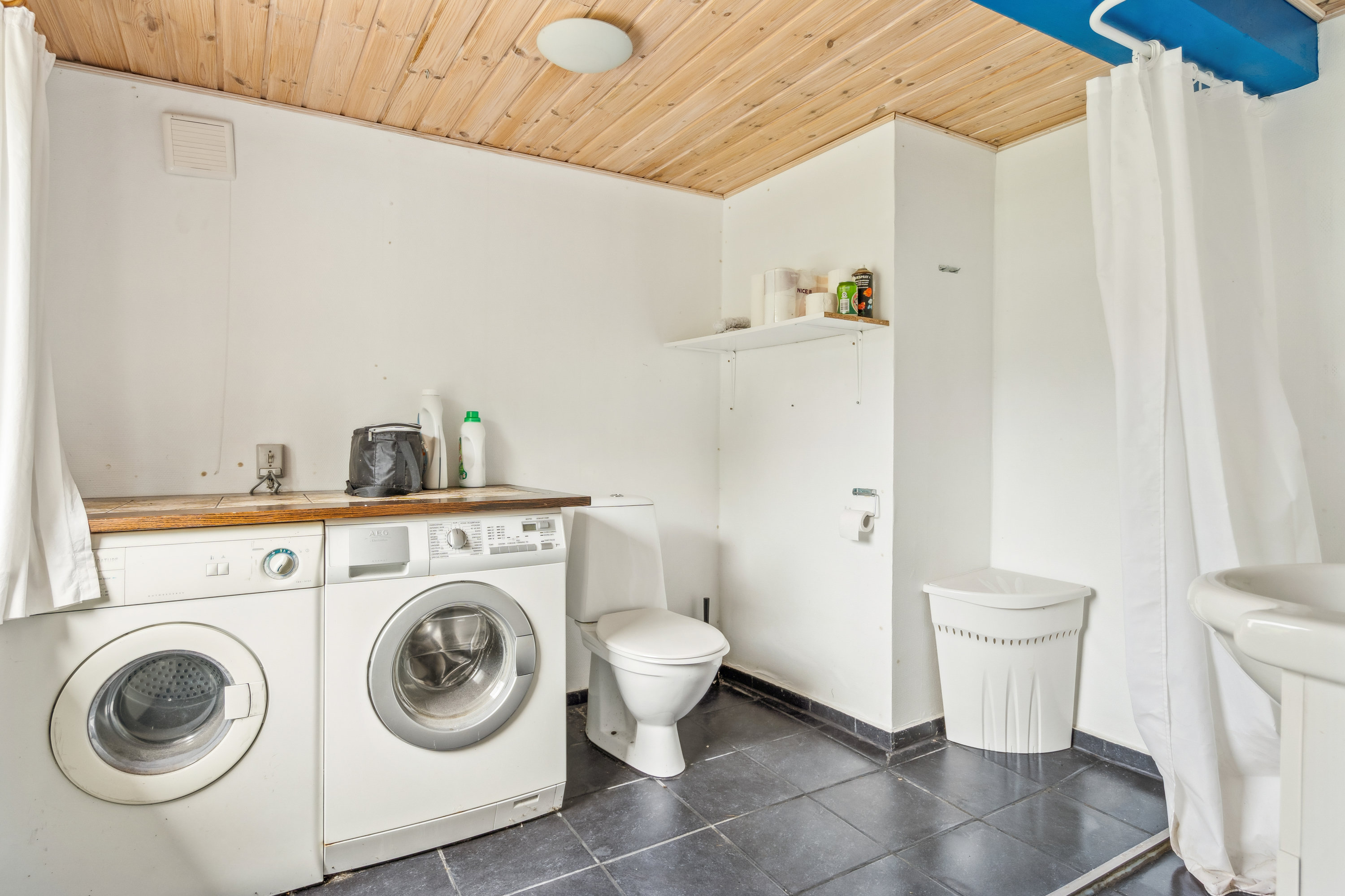 Fremhævet badeværelse billede i fuldskærmstilstand. Billede af Starbækvej 2A, Vesterø, 9940 Læsø