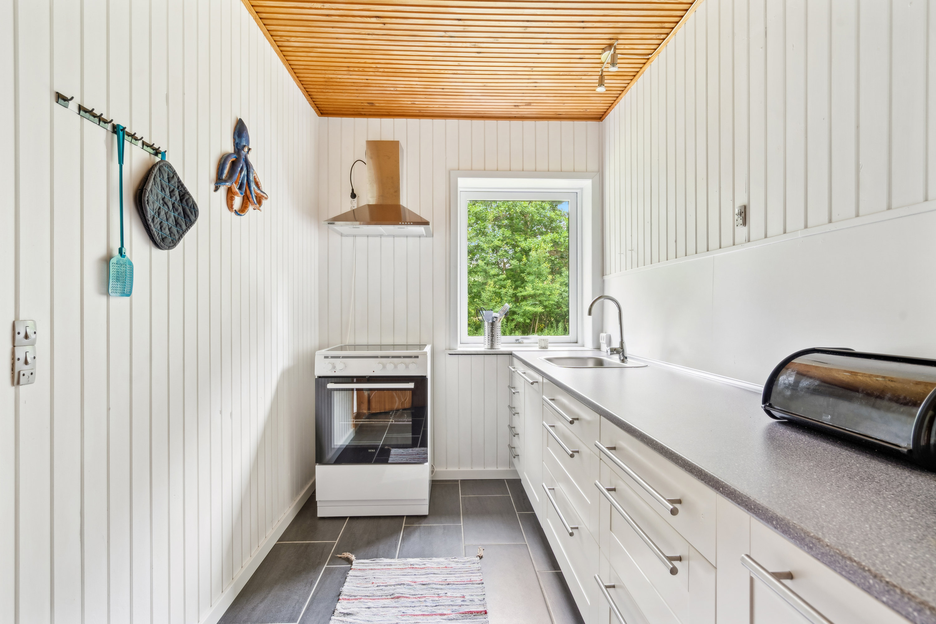 Fremhævet køkken billede i fuldskærmstilstand. Billede af Starbækvej 2A, Vesterø, 9940 Læsø
