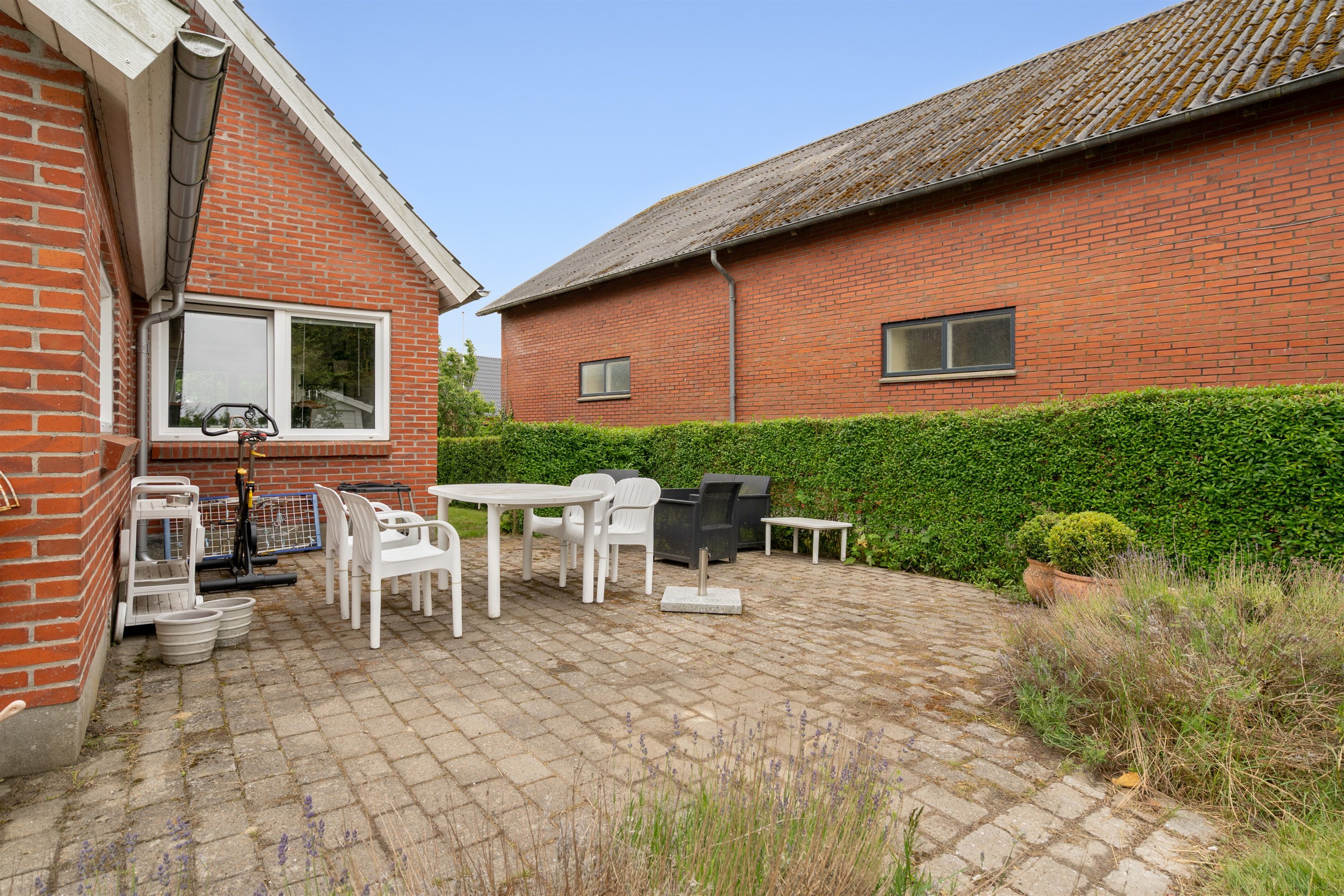 Fremhævet ejendommen billede i fuldskærmstilstand. Billede af Byvejen 15, Rousthøje, 6818 Årre