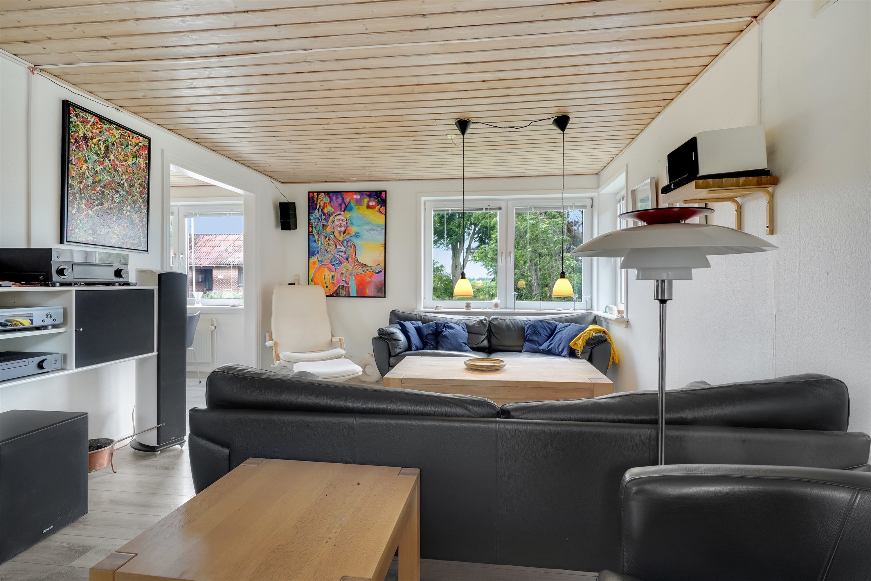 Fremhævet stue billede i fuldskærmstilstand. Billede af Byvejen 15, Rousthøje, 6818 Årre