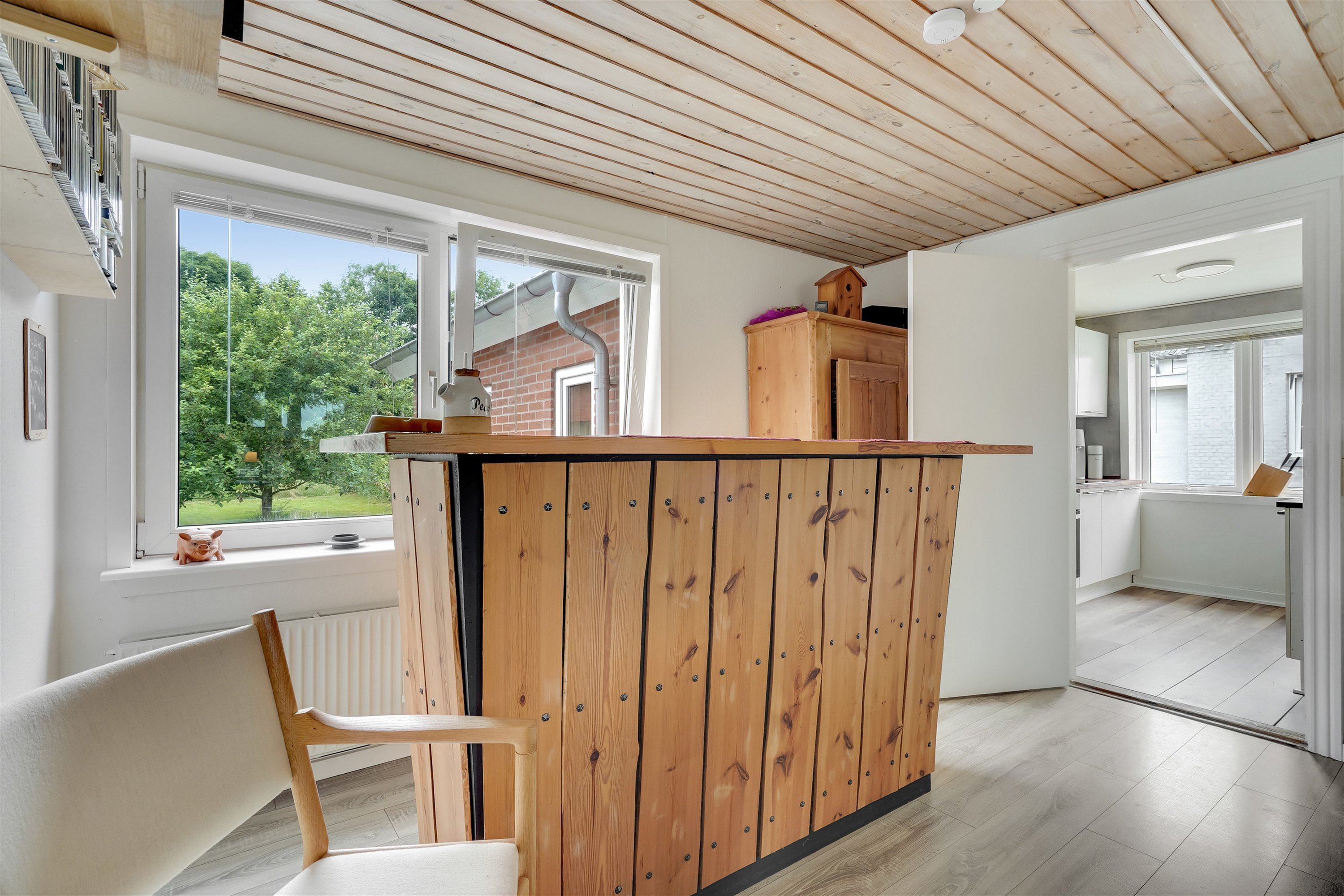 Fremhævet stue billede i fuldskærmstilstand. Billede af Byvejen 15, Rousthøje, 6818 Årre