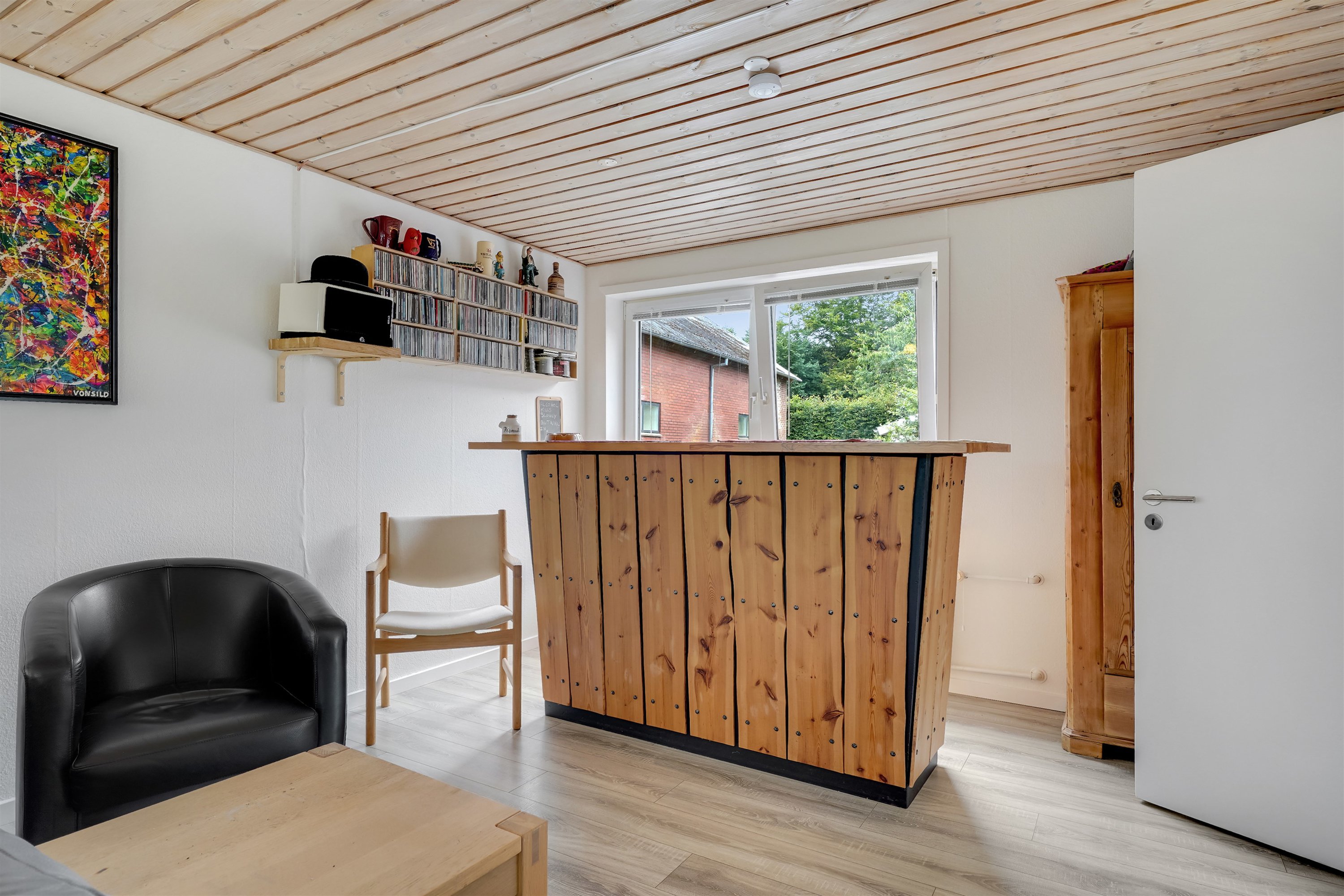 Fremhævet stue billede i fuldskærmstilstand. Billede af Byvejen 15, Rousthøje, 6818 Årre