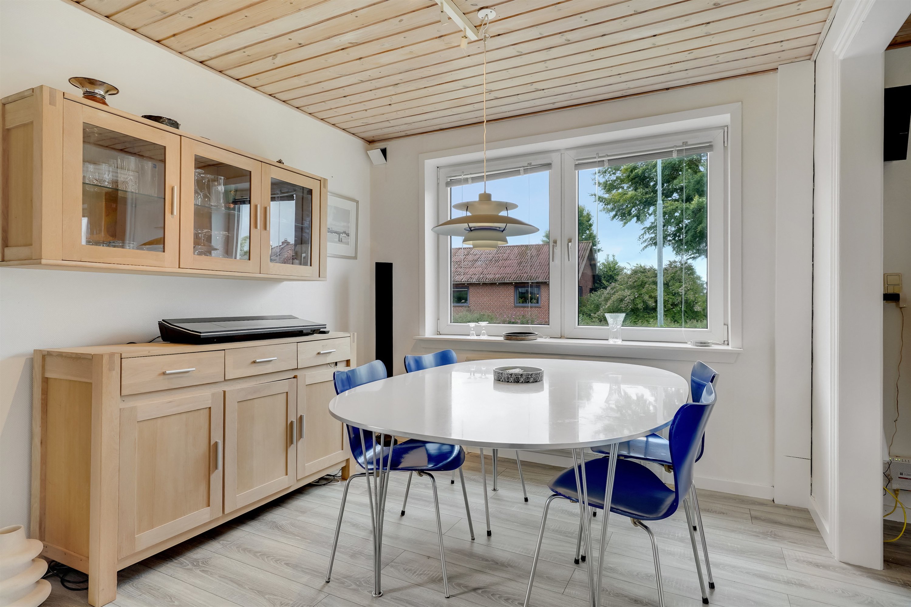 Fremhævet alrum billede i fuldskærmstilstand. Billede af Byvejen 15, Rousthøje, 6818 Årre