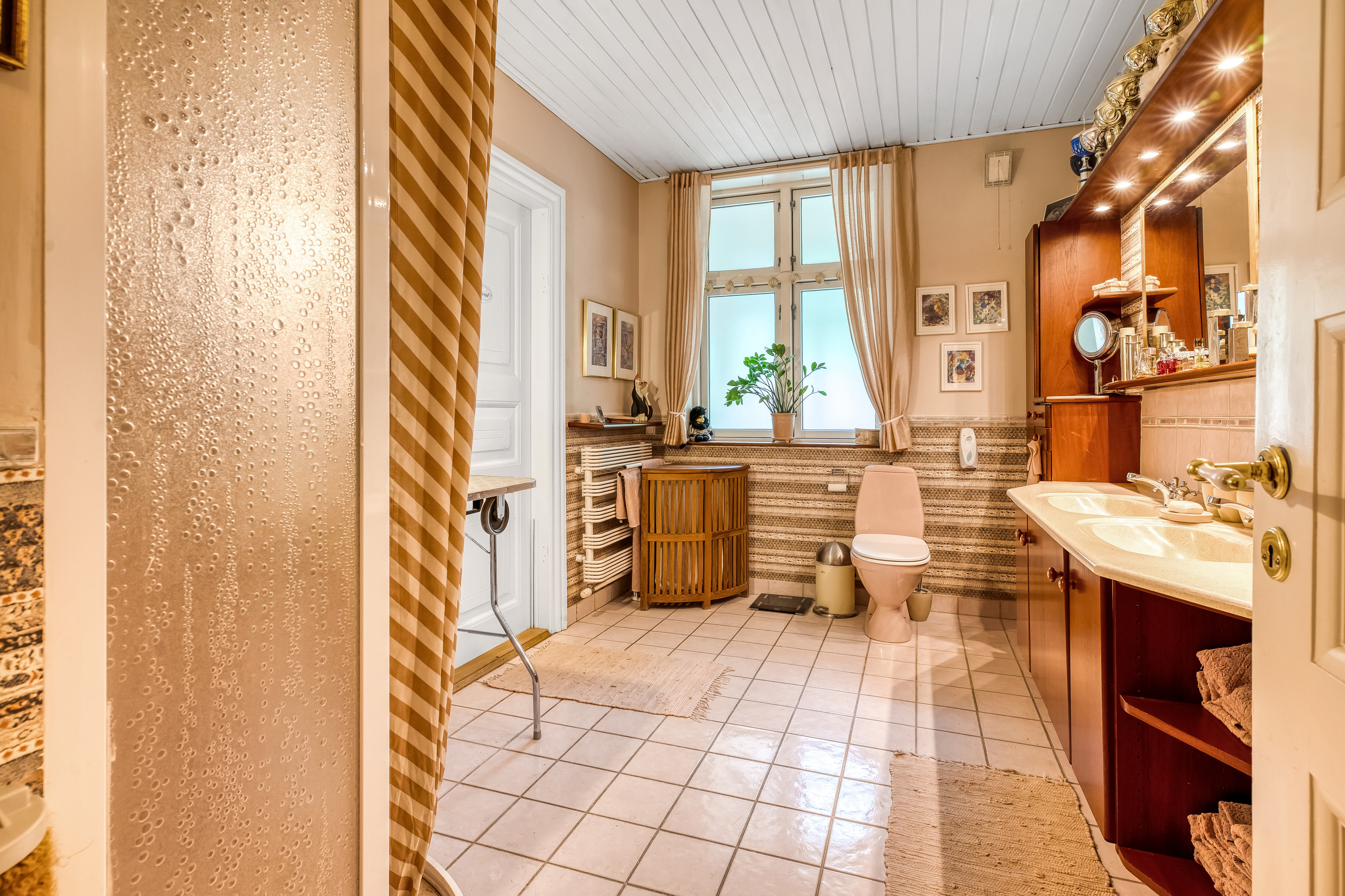 Fremhævet badeværelse billede i fuldskærmstilstand. Billede af Søndergade 40, 7600 Struer