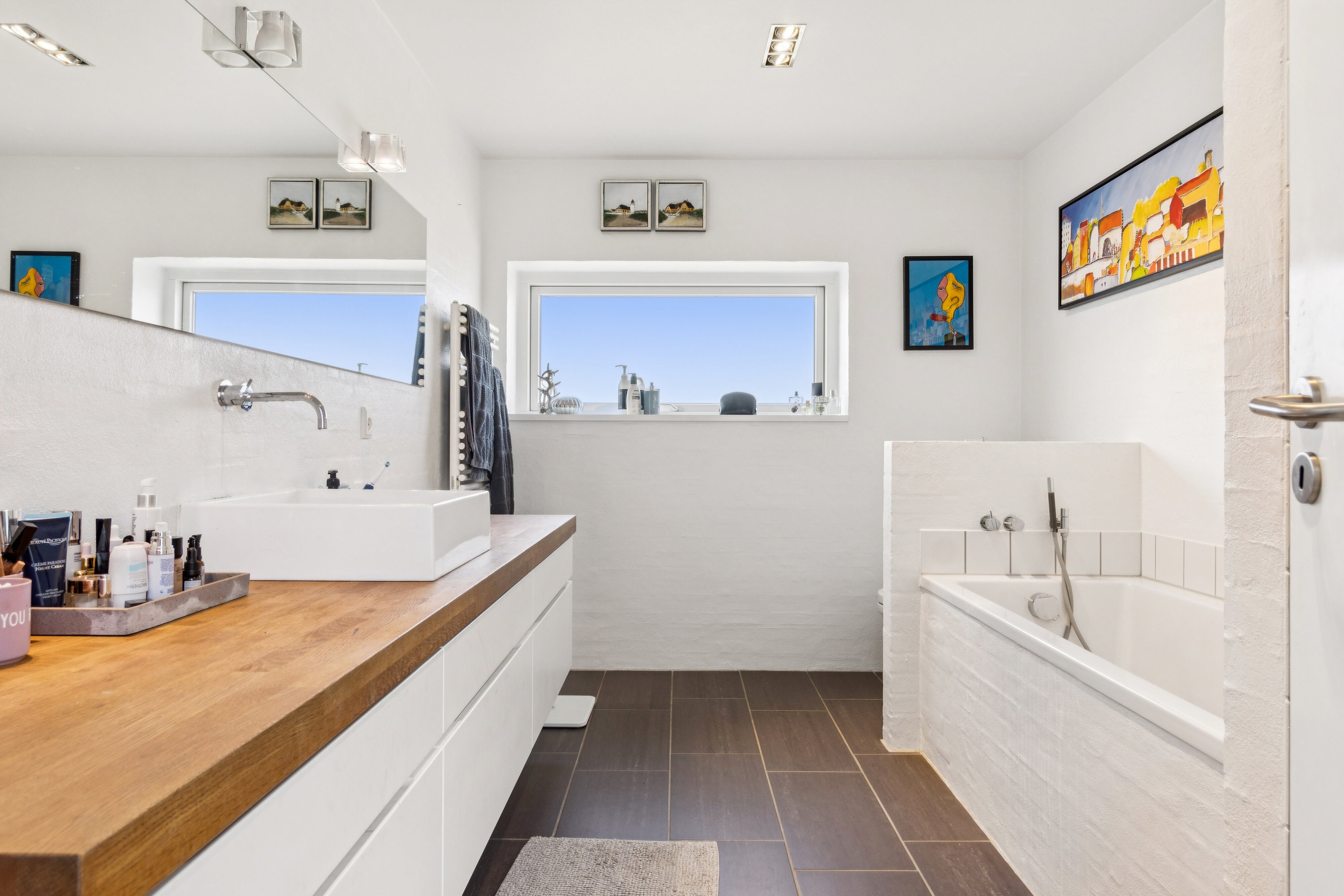 Fremhævet badeværelse billede i fuldskærmstilstand. Billede af Brunbjerg Skrænt 12, 7730 Hanstholm