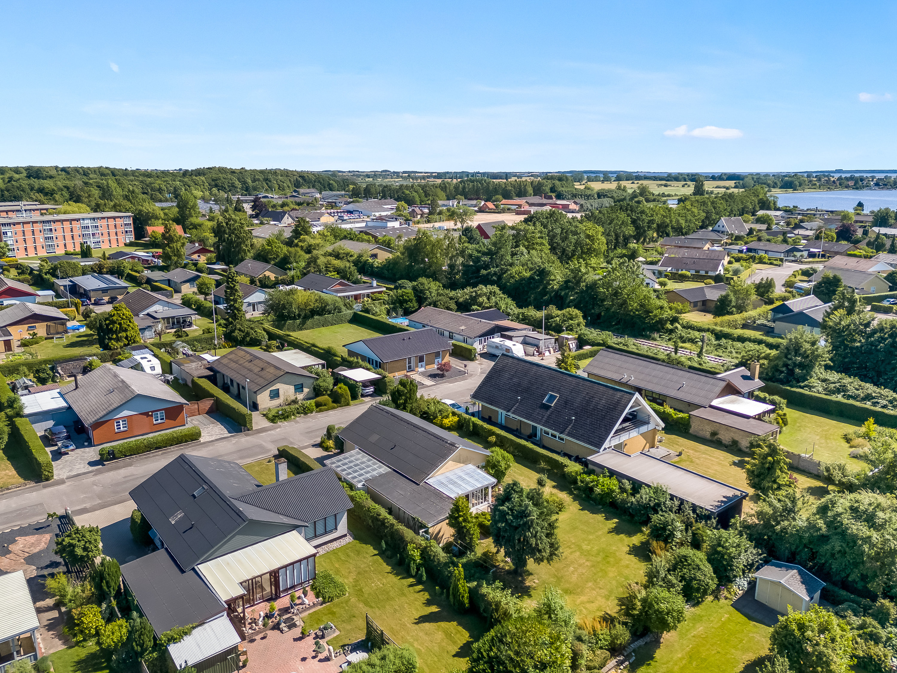 Fremhævet luftfoto billede i fuldskærmstilstand. Billede af Læsøvej 8, 4800 Nykøbing F