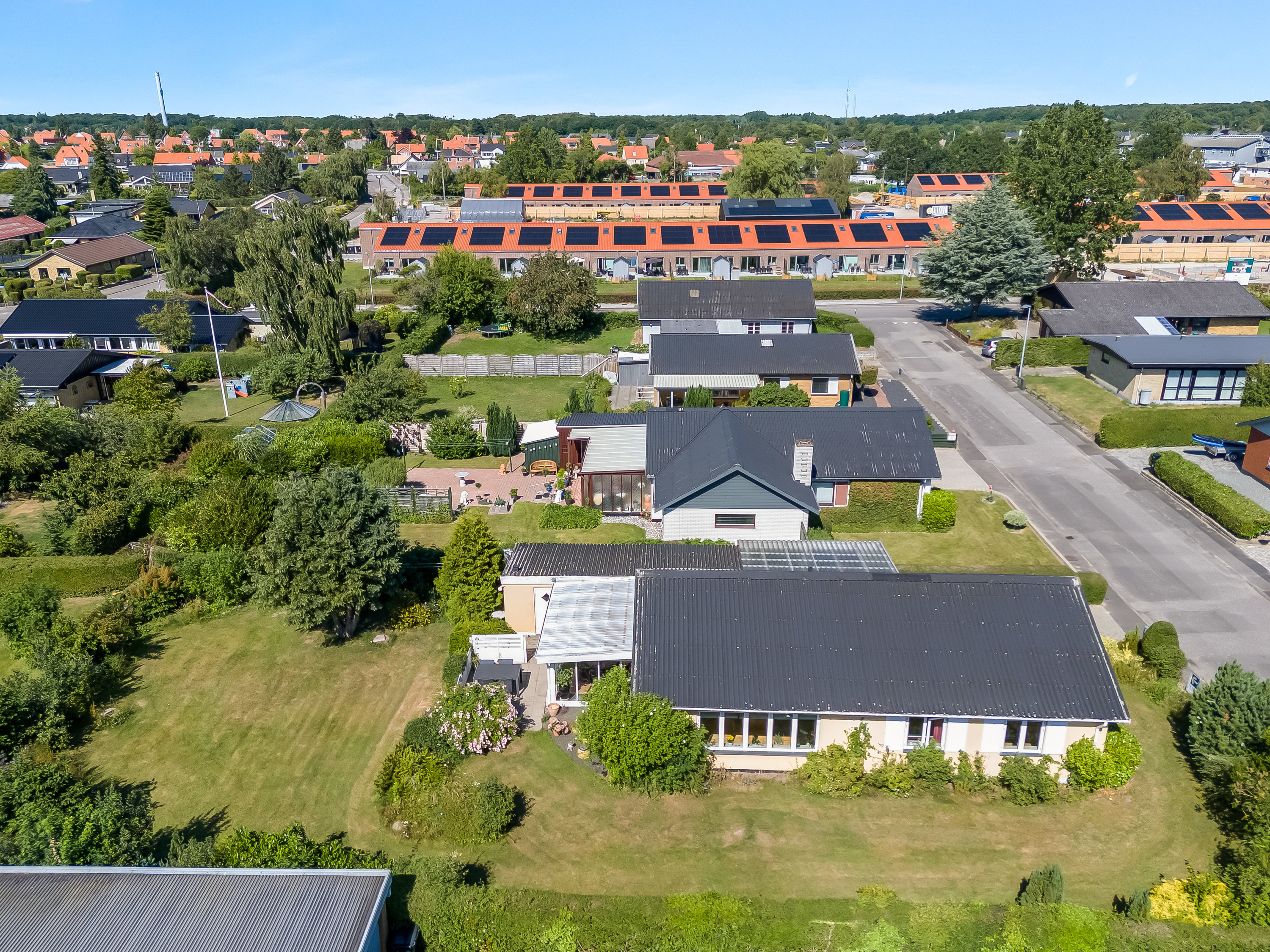 Fremhævet luftfoto billede i fuldskærmstilstand. Billede af Læsøvej 8, 4800 Nykøbing F