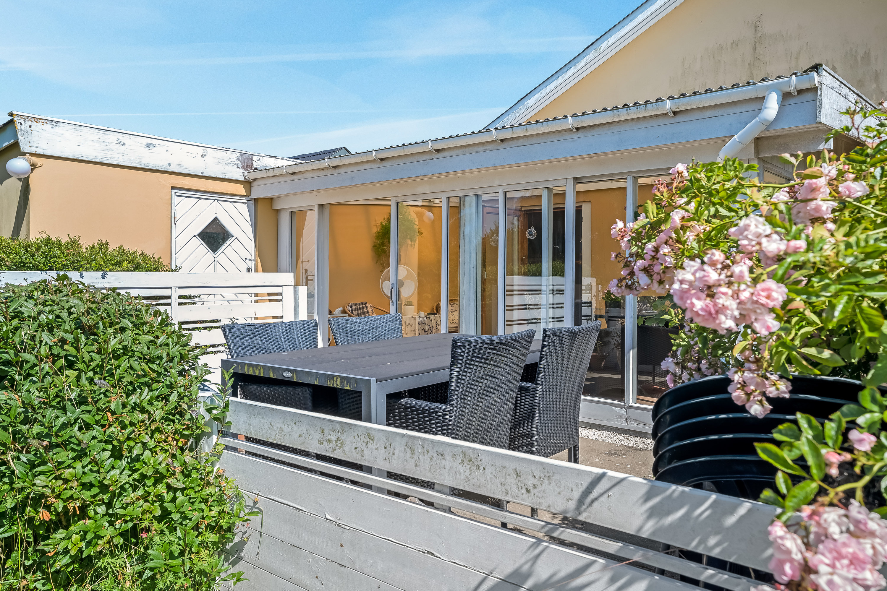 Fremhævet terrasse billede i fuldskærmstilstand. Billede af Læsøvej 8, 4800 Nykøbing F