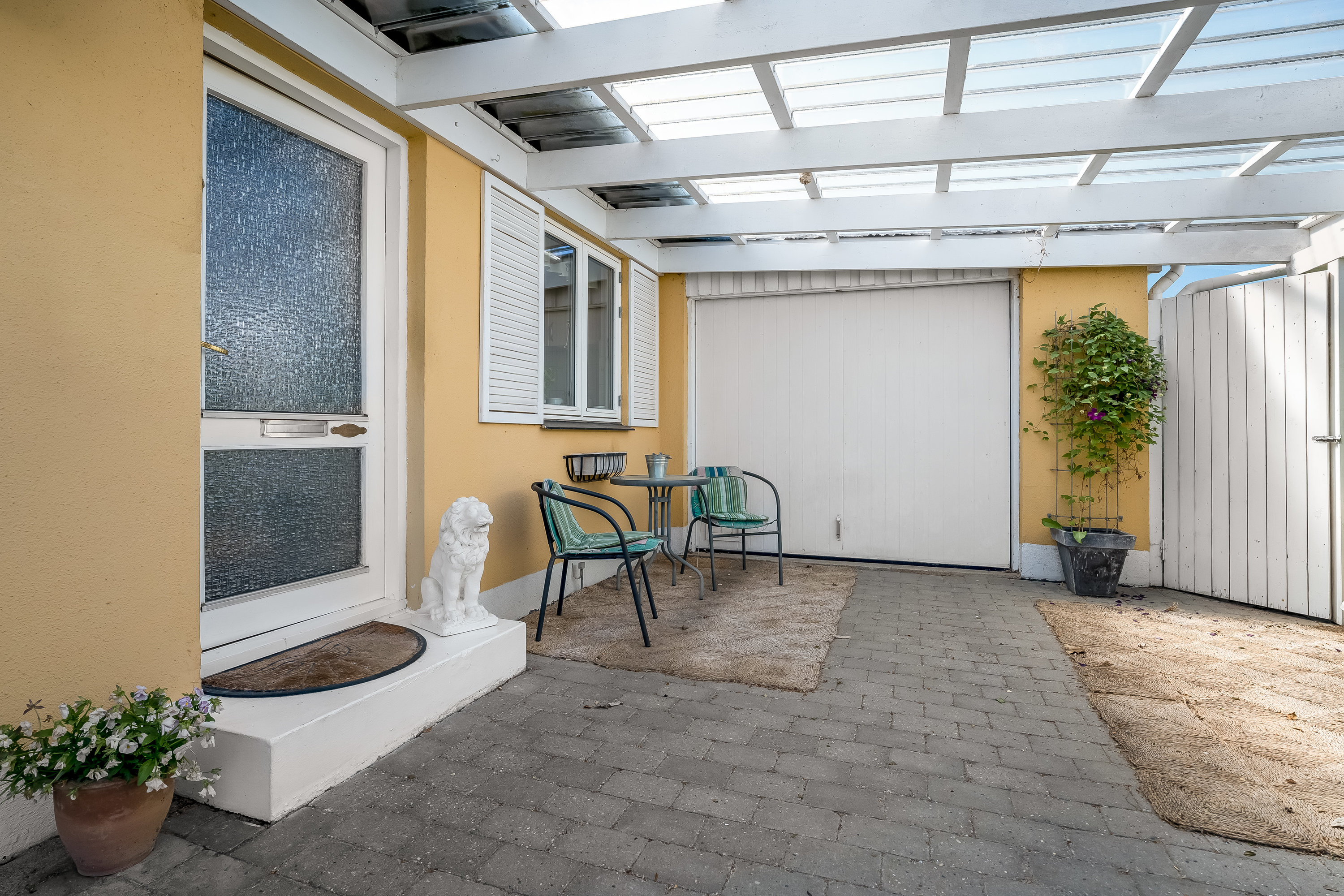 Fremhævet overdækket terrasse billede i fuldskærmstilstand. Billede af Læsøvej 8, 4800 Nykøbing F