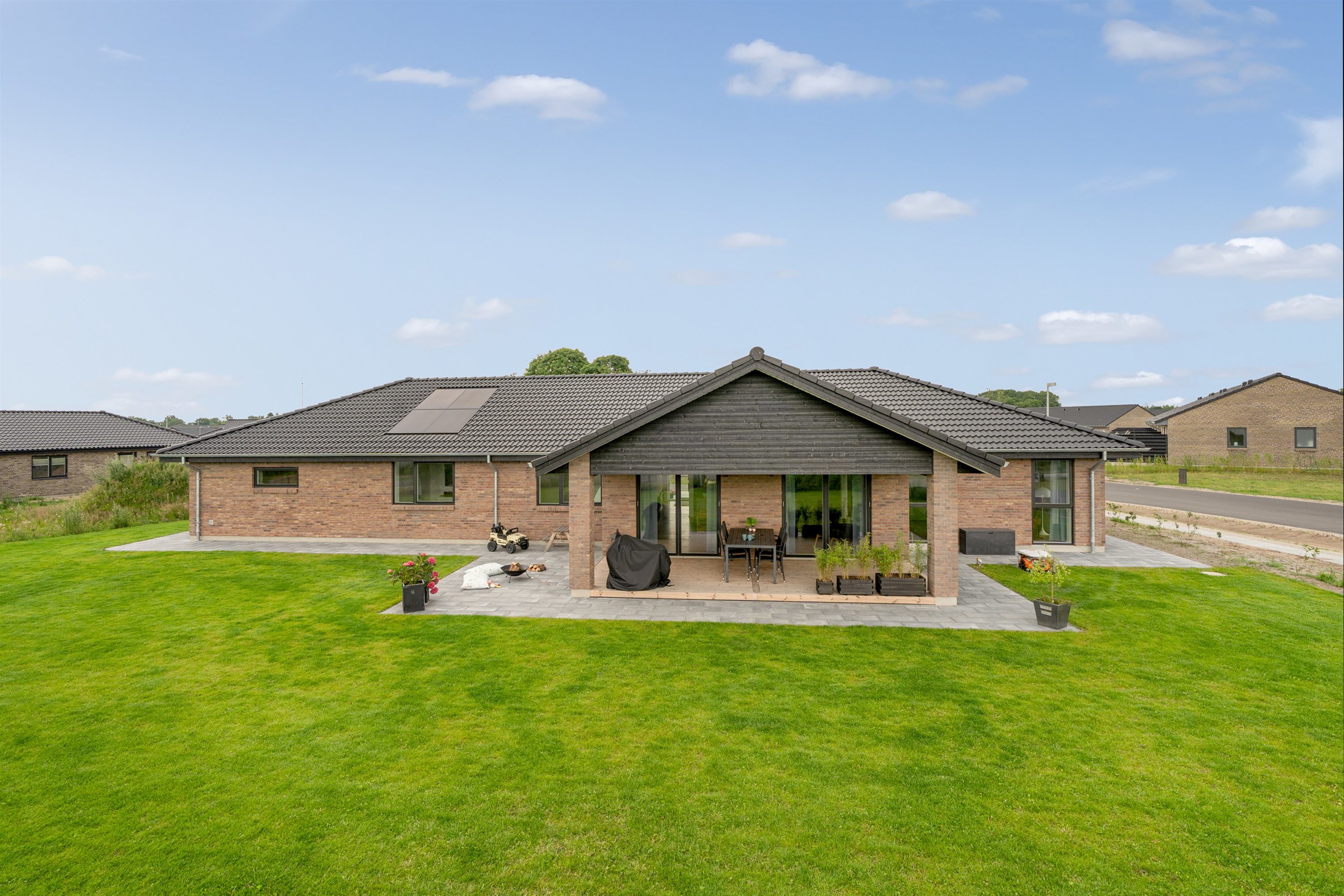 Fremhævet ejendommen billede i fuldskærmstilstand. Billede af Læhegnet 1, 7190 Billund