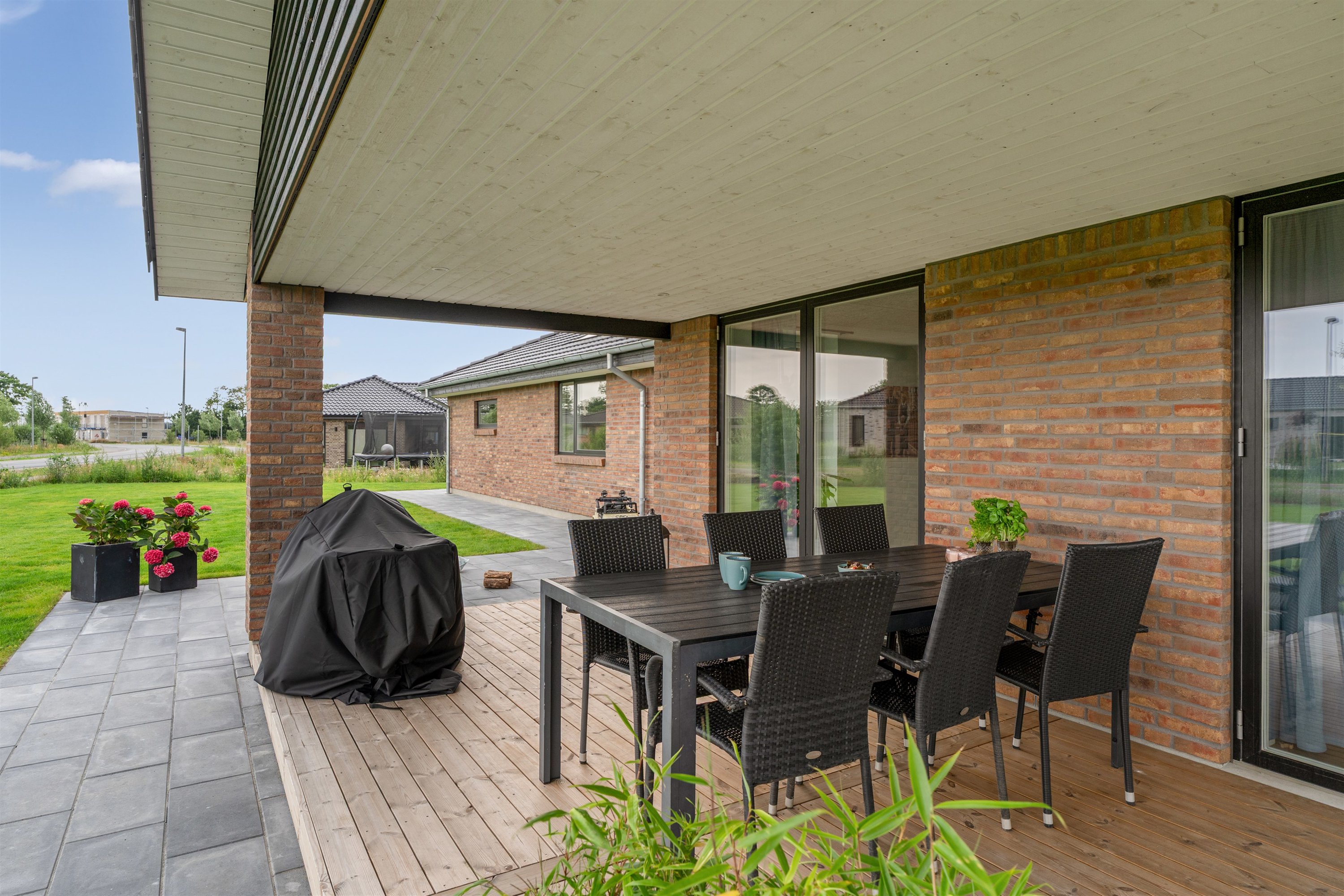 Fremhævet overdækket terrasse billede i fuldskærmstilstand. Billede af Læhegnet 1, 7190 Billund