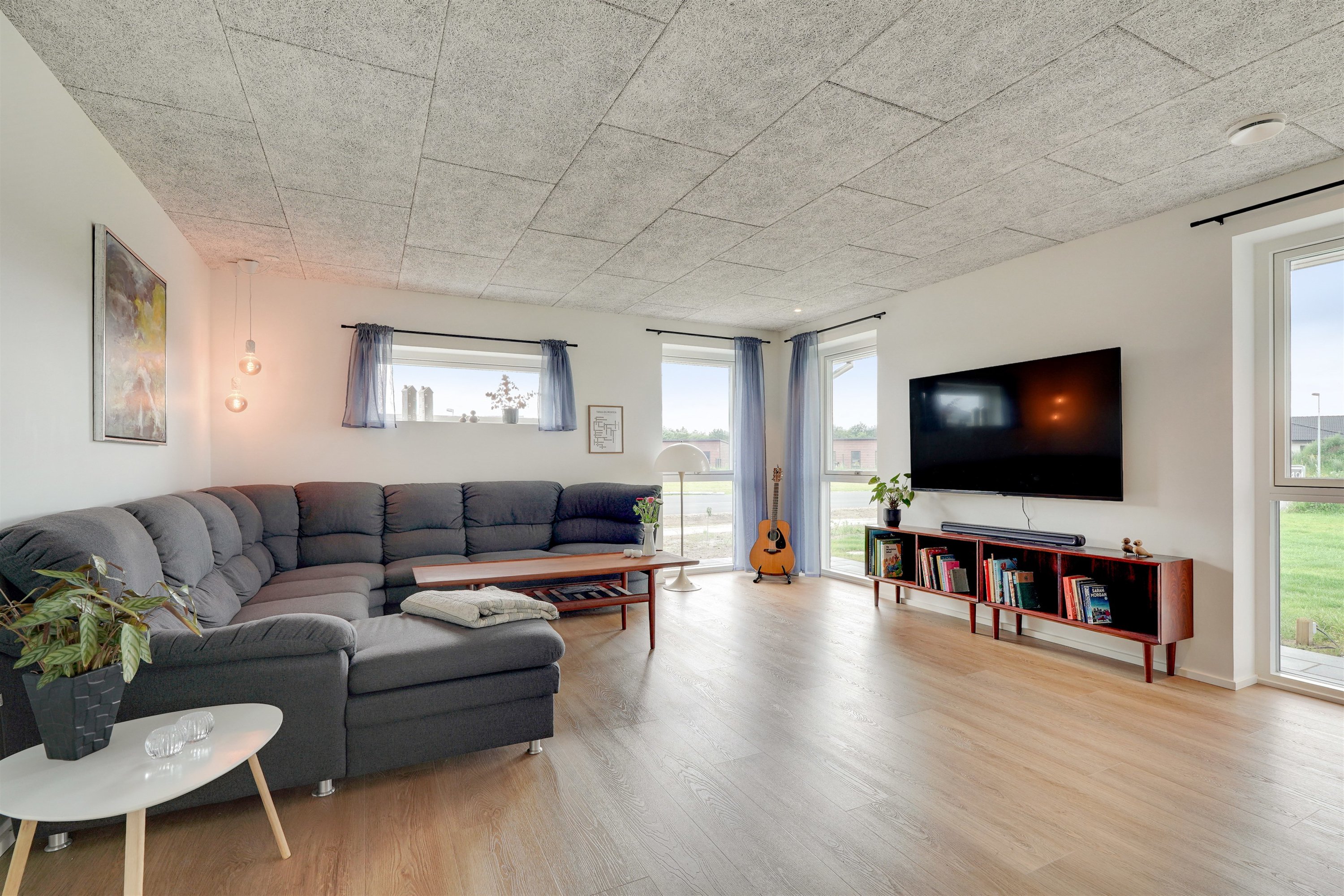 Fremhævet stue billede i fuldskærmstilstand. Billede af Læhegnet 1, 7190 Billund