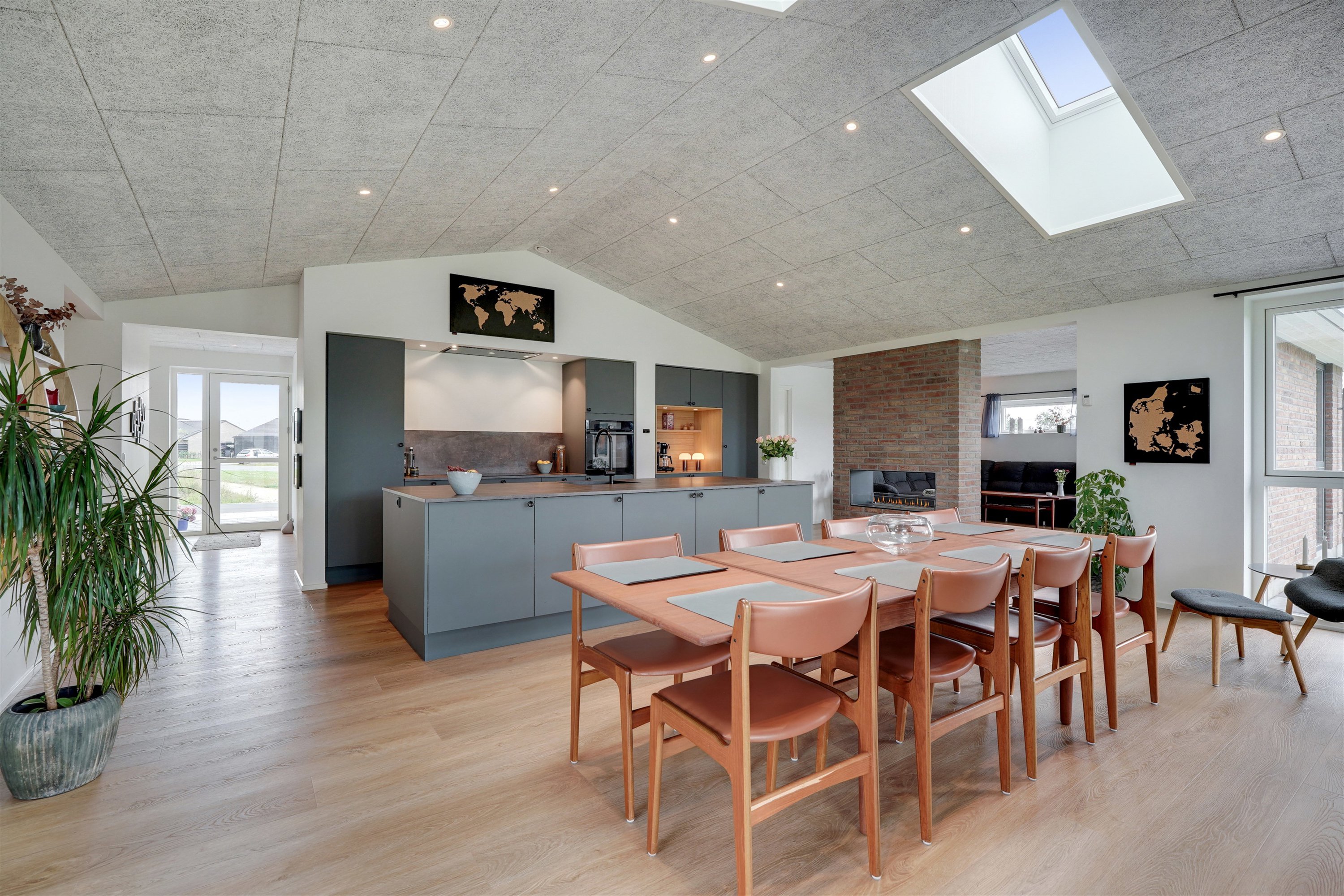 Fremhævet alrum billede i fuldskærmstilstand. Billede af Læhegnet 1, 7190 Billund