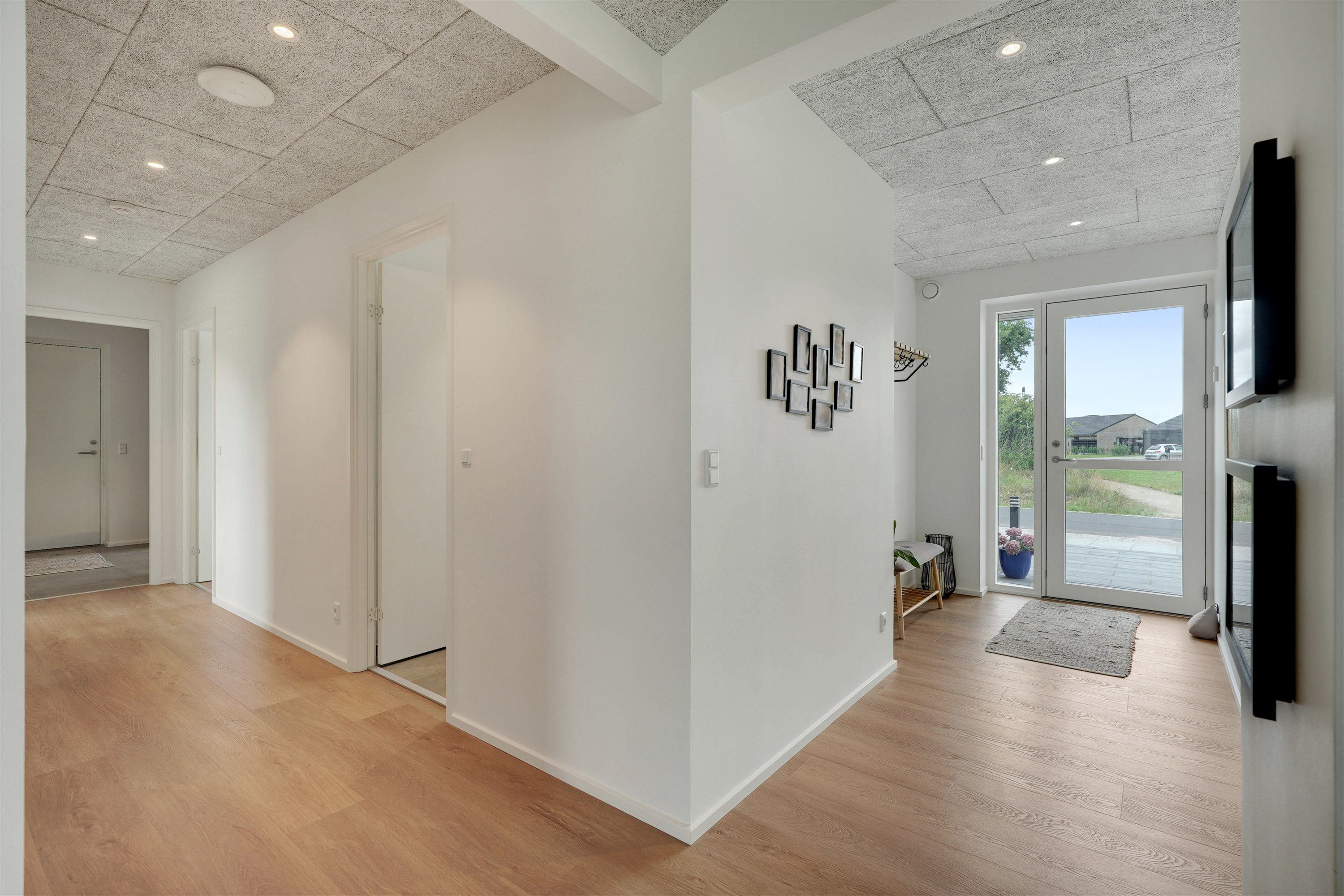 Fremhævet entré billede i fuldskærmstilstand. Billede af Læhegnet 1, 7190 Billund