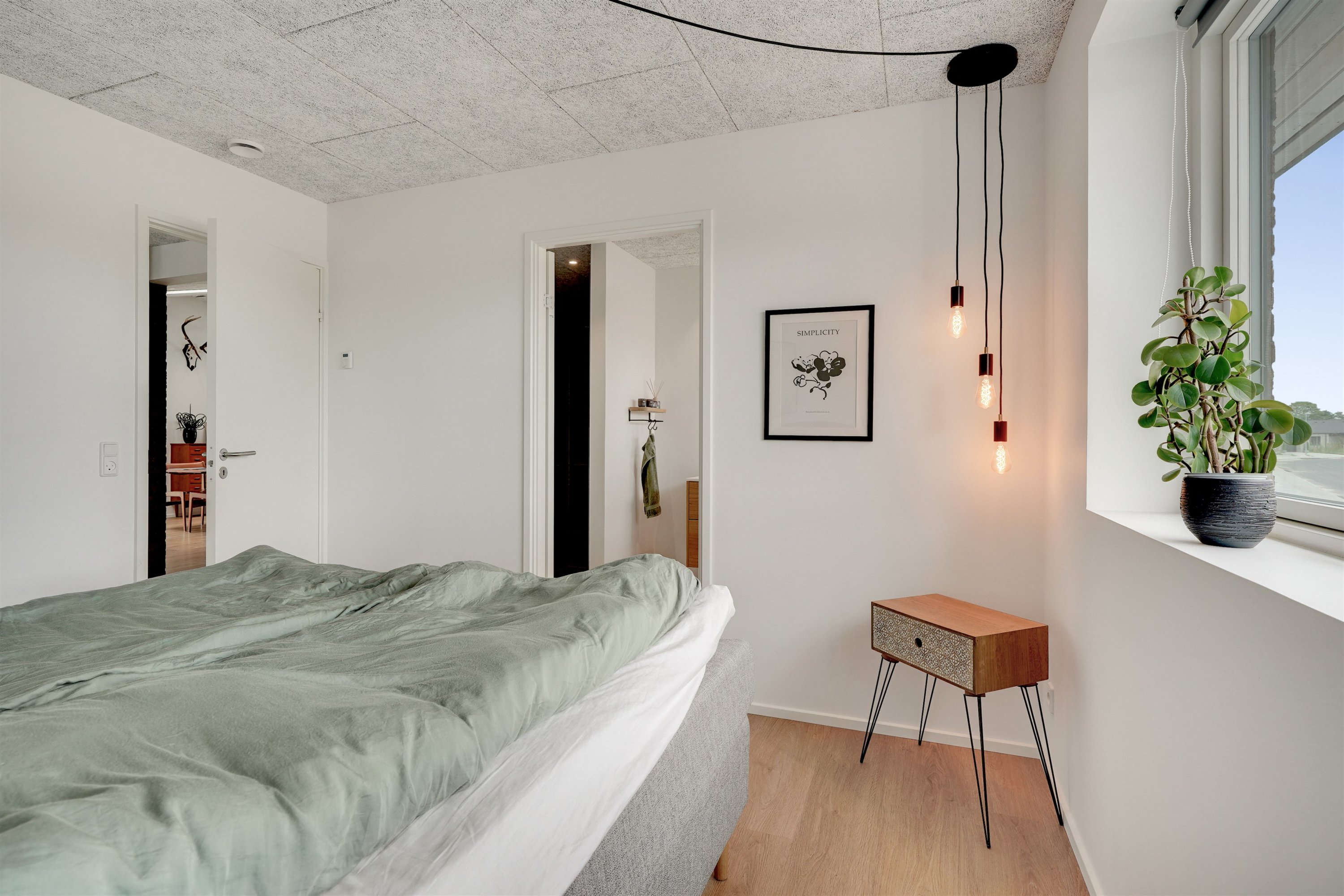 Fremhævet soveværelse billede i fuldskærmstilstand. Billede af Læhegnet 1, 7190 Billund