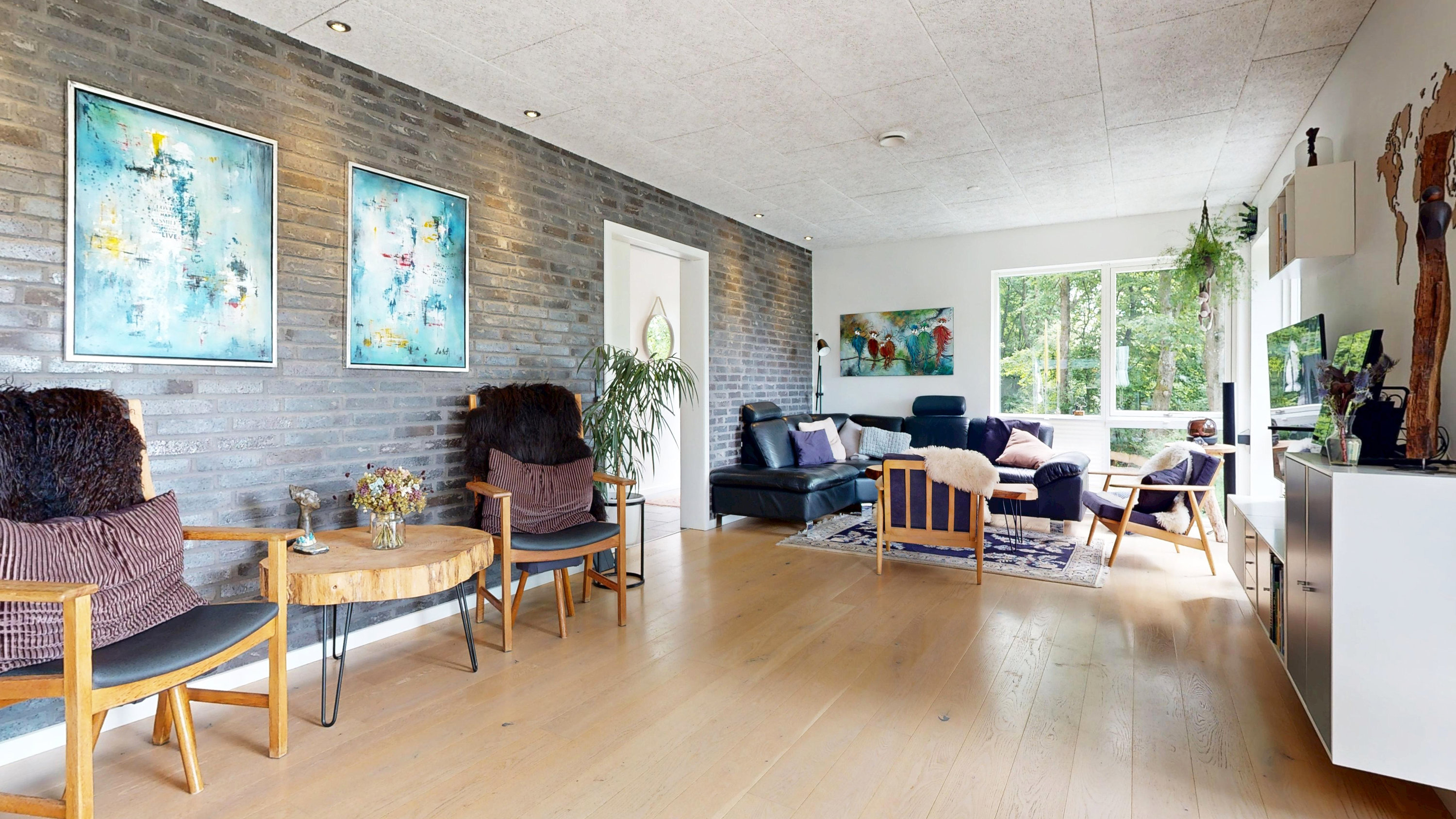 Fremhævet stue billede i fuldskærmstilstand. Billede af Højlundvej 4, Voervadsbro, 8660 Skanderborg