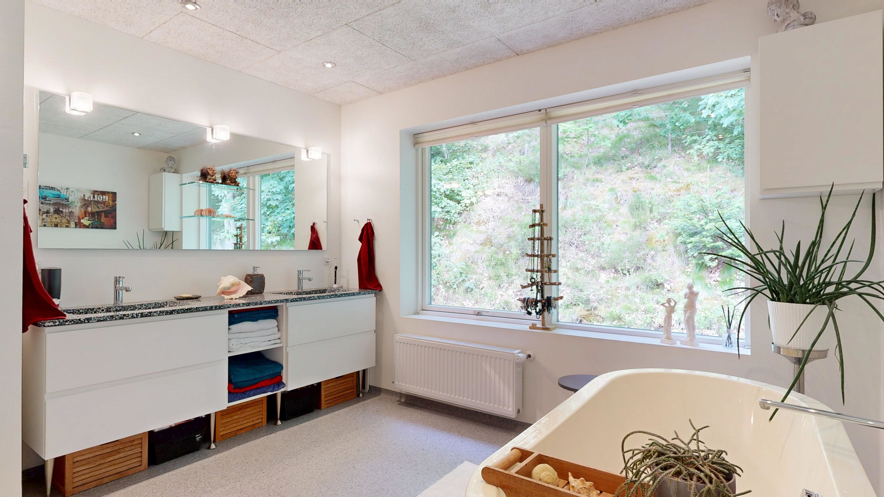 Fremhævet badeværelse billede i fuldskærmstilstand. Billede af Højlundvej 4, Voervadsbro, 8660 Skanderborg