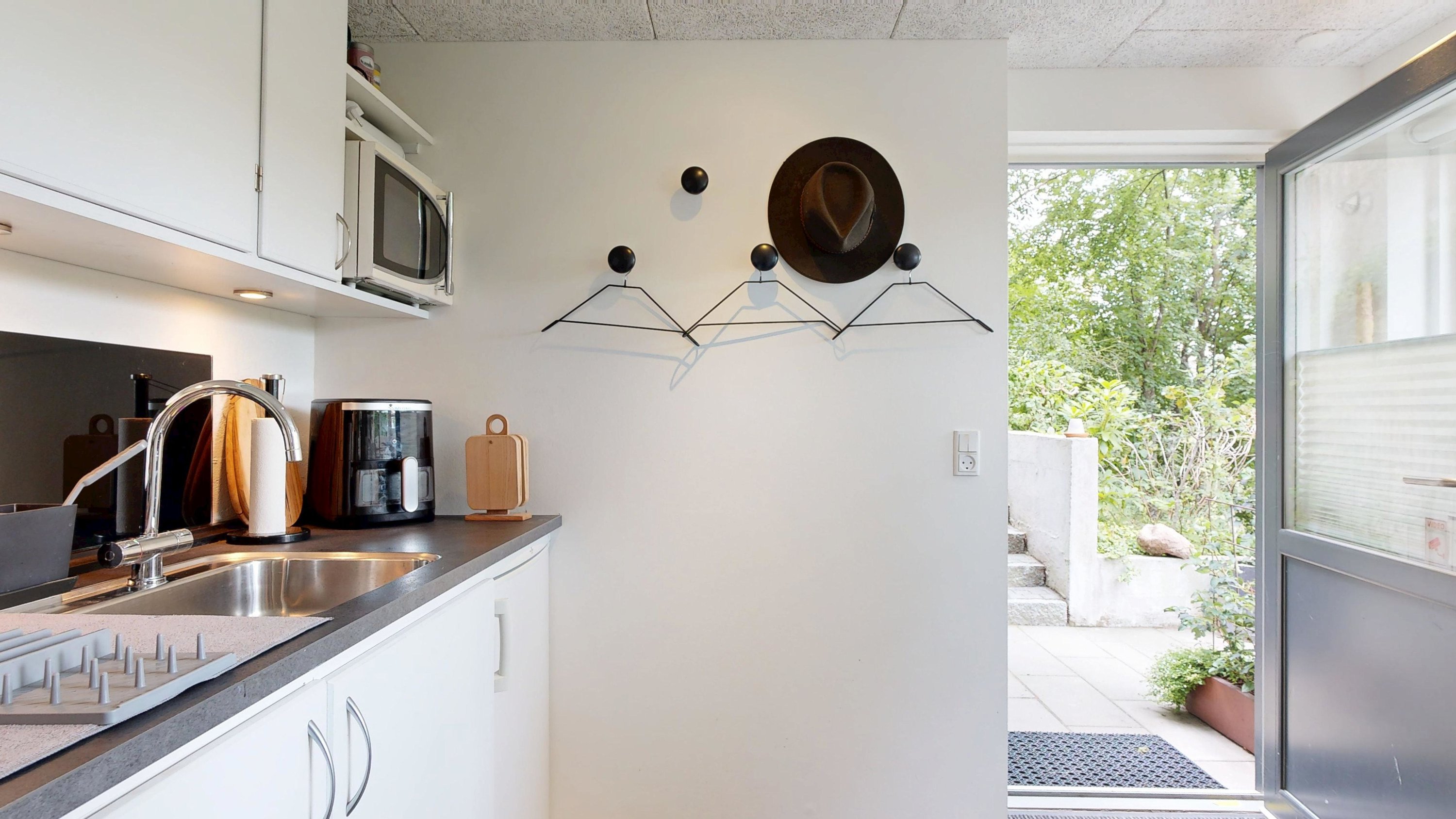 Fremhævet køkken billede i fuldskærmstilstand. Billede af Højlundvej 4, Voervadsbro, 8660 Skanderborg