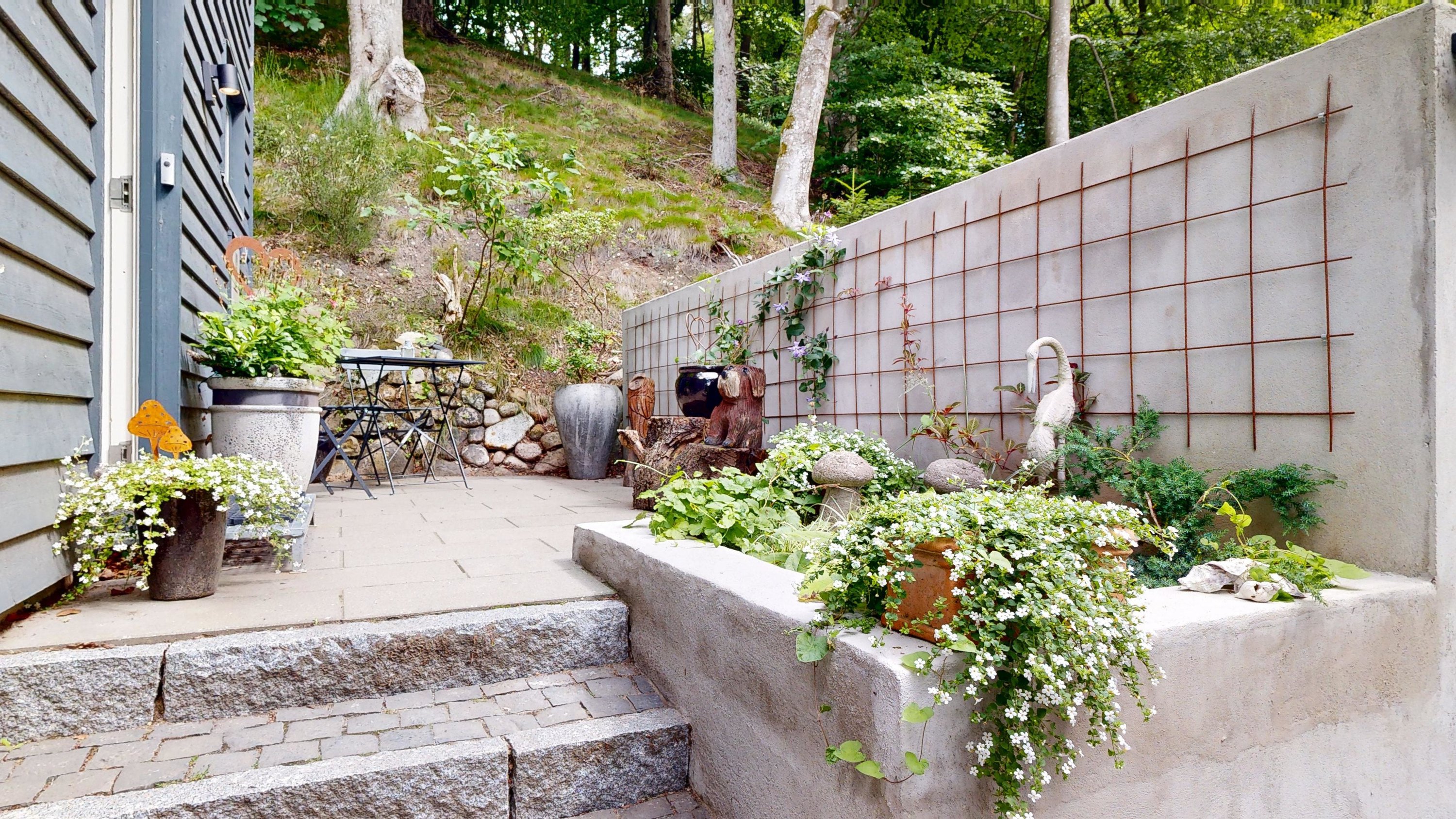 Fremhævet terrasse billede i fuldskærmstilstand. Billede af Højlundvej 4, Voervadsbro, 8660 Skanderborg