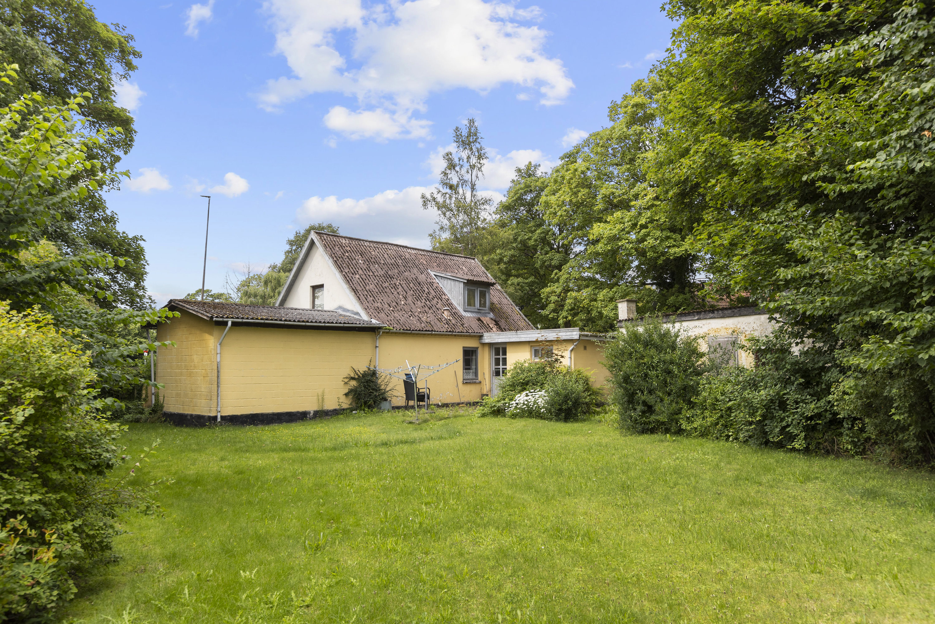 Miniaturebillede 1: ejendommen. Billede af Hømvej 1, Høm, 4100 Ringsted