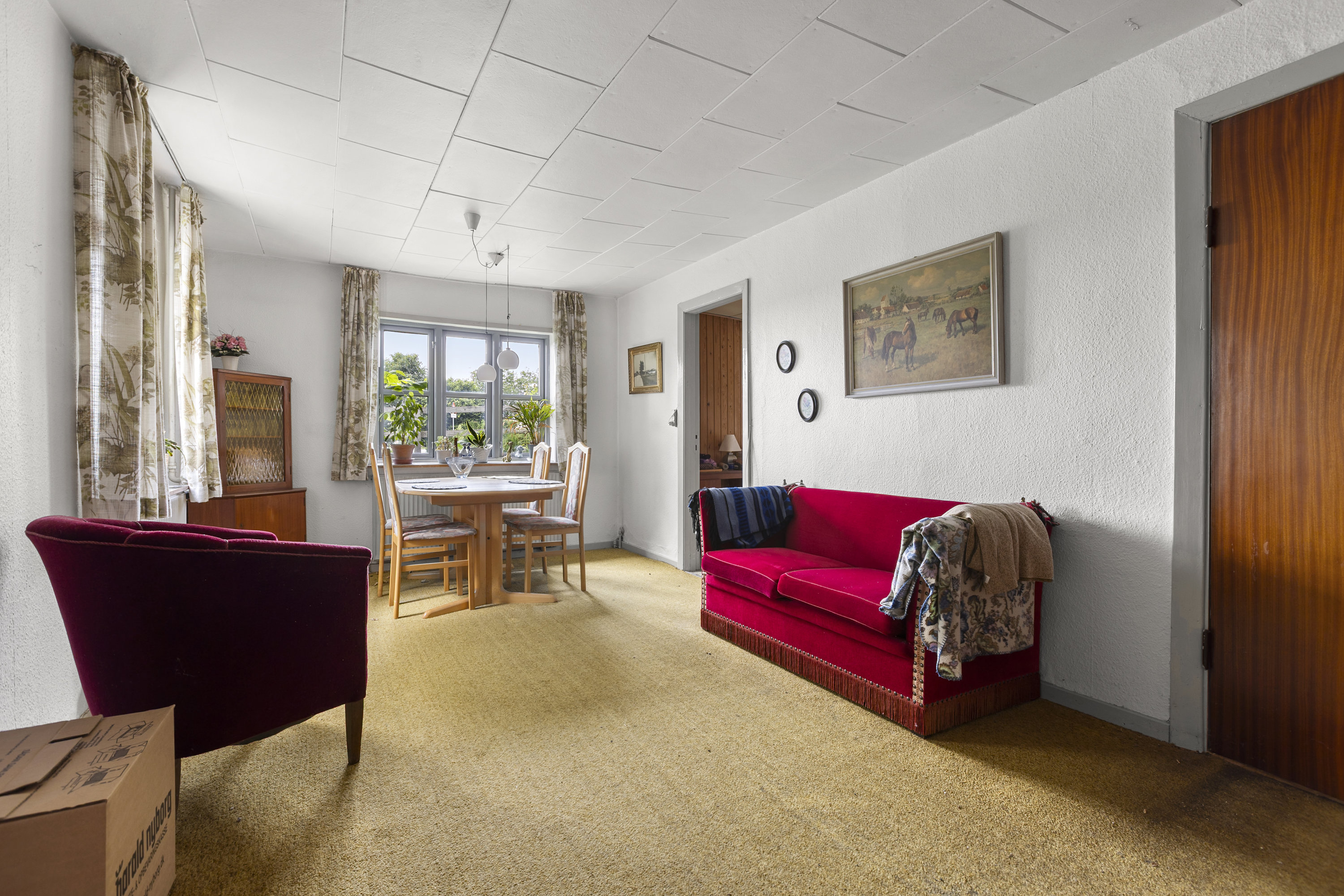 Fremhævet stue billede i fuldskærmstilstand. Billede af Hømvej 1, Høm, 4100 Ringsted