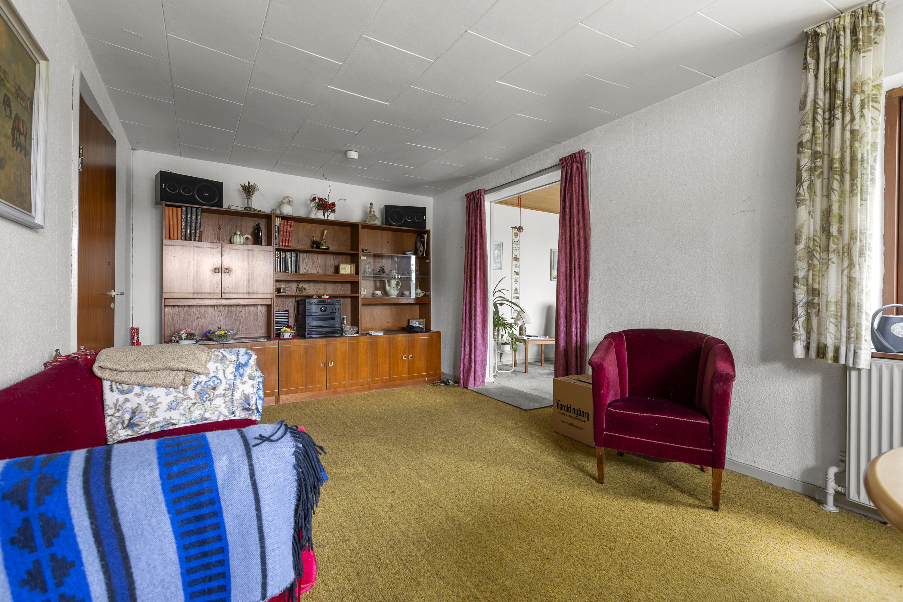 Fremhævet stue billede i fuldskærmstilstand. Billede af Hømvej 1, Høm, 4100 Ringsted