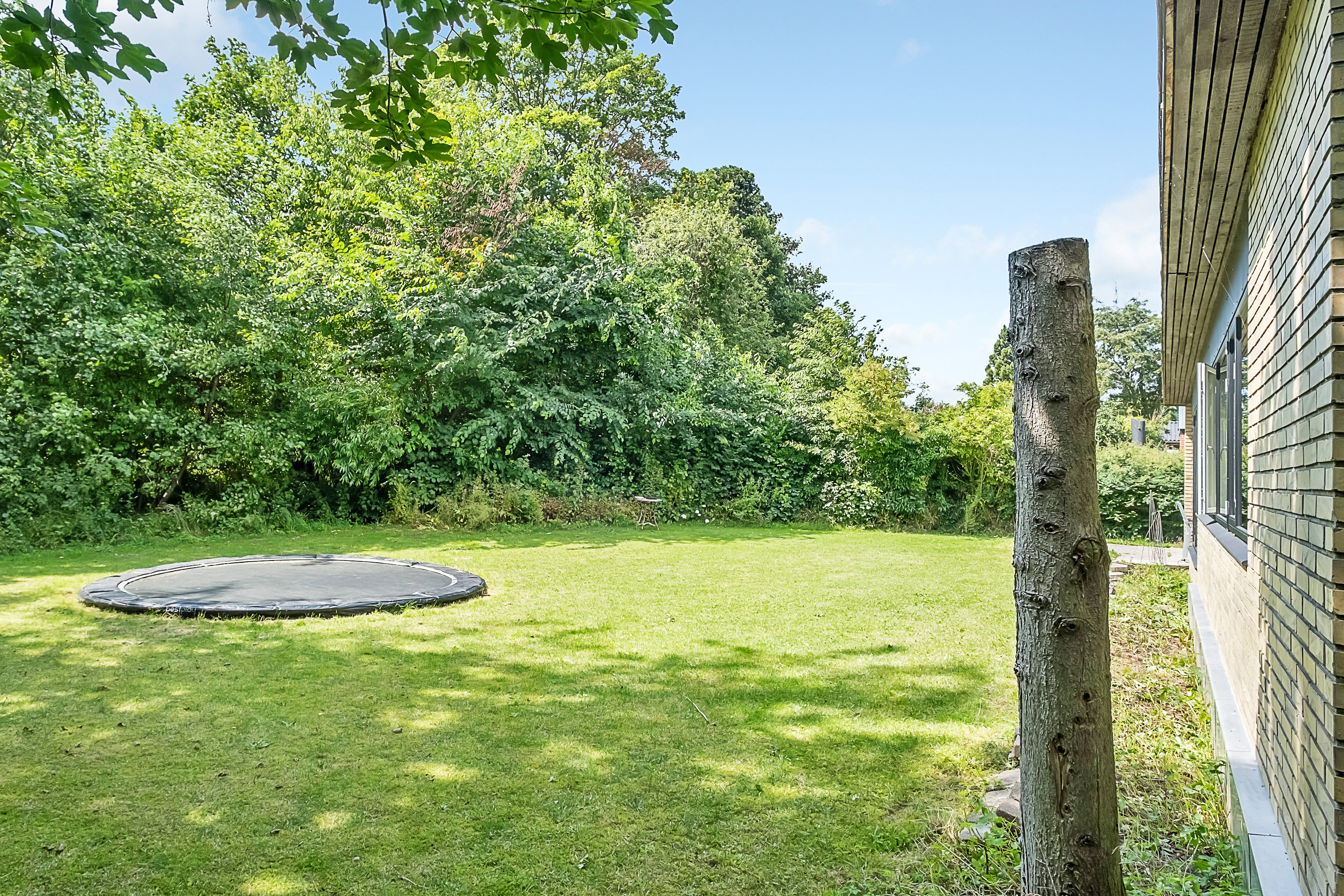 Fremhævet have billede i fuldskærmstilstand. Billede af Mosevangen 3, 8520 Lystrup