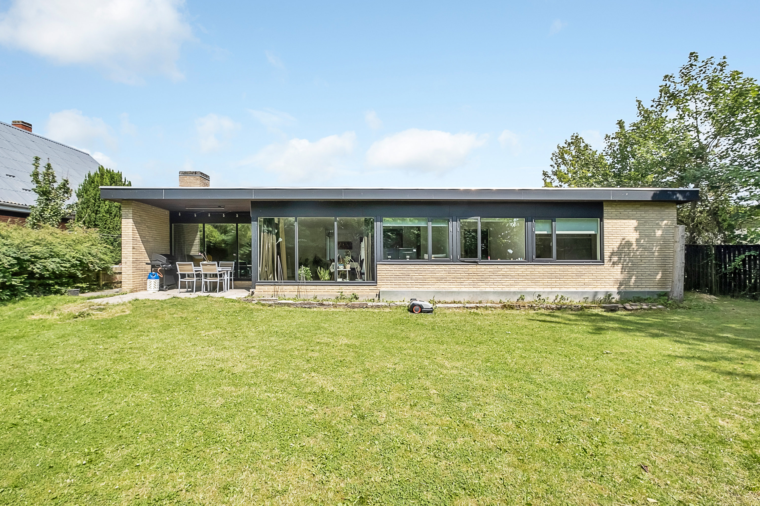 Miniaturebillede 1: facade. Billede af Mosevangen 3, 8520 Lystrup