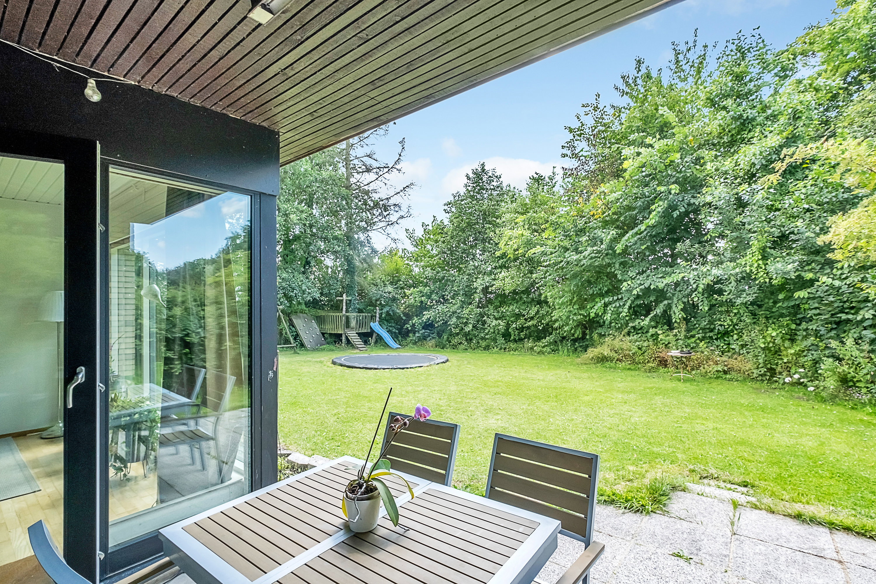 Fremhævet overdækket terrasse billede i fuldskærmstilstand. Billede af Mosevangen 3, 8520 Lystrup