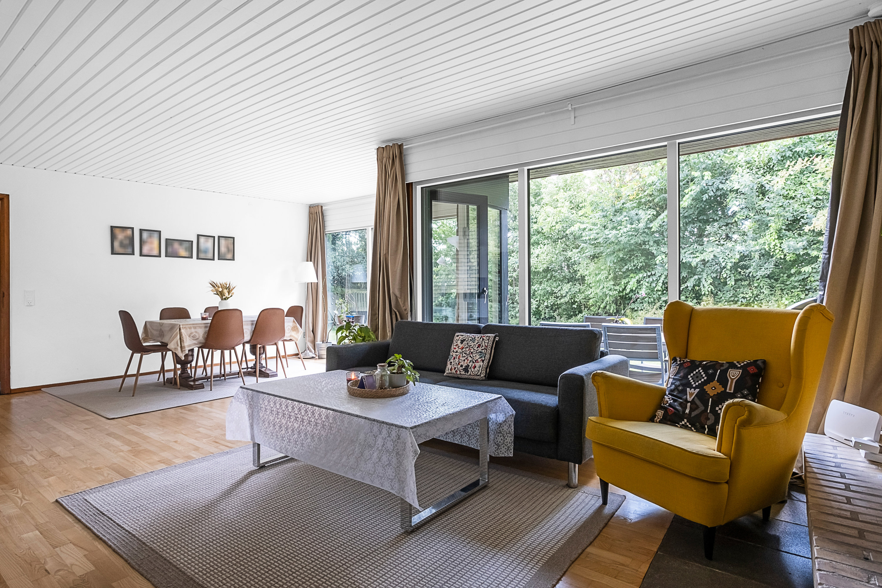 Fremhævet stue billede i fuldskærmstilstand. Billede af Mosevangen 3, 8520 Lystrup