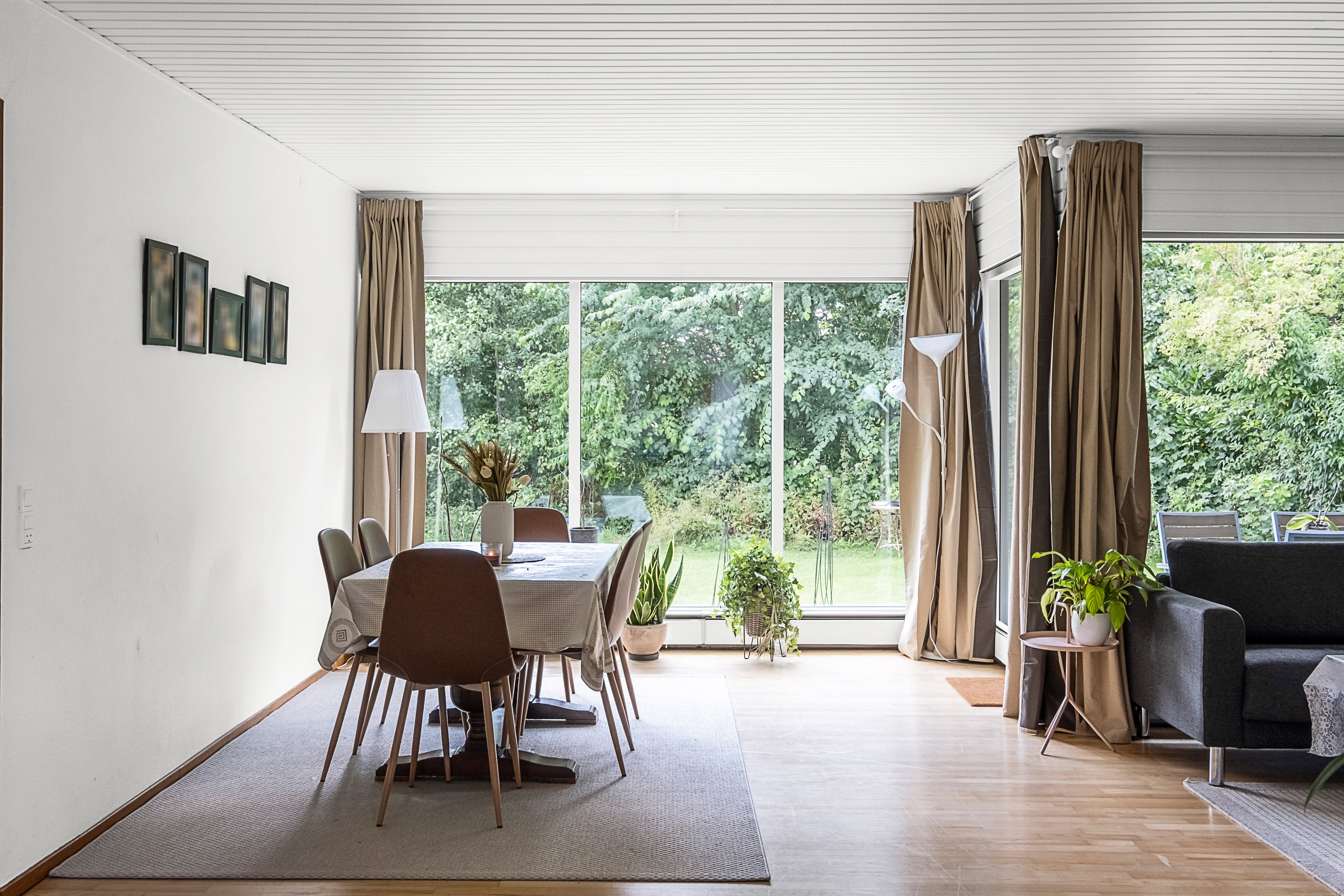 Fremhævet stue billede i fuldskærmstilstand. Billede af Mosevangen 3, 8520 Lystrup