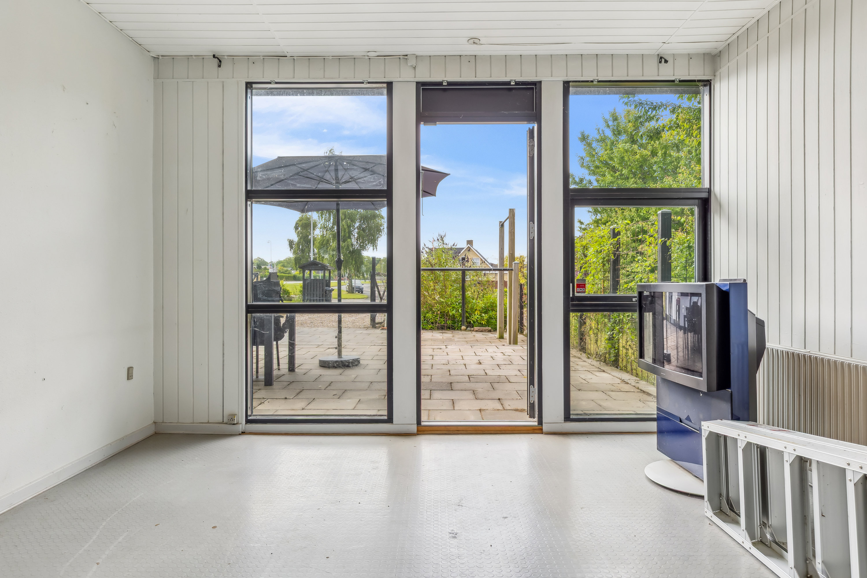 Fremhævet stue billede i fuldskærmstilstand. Billede af Helenevej 2, 4270 Høng