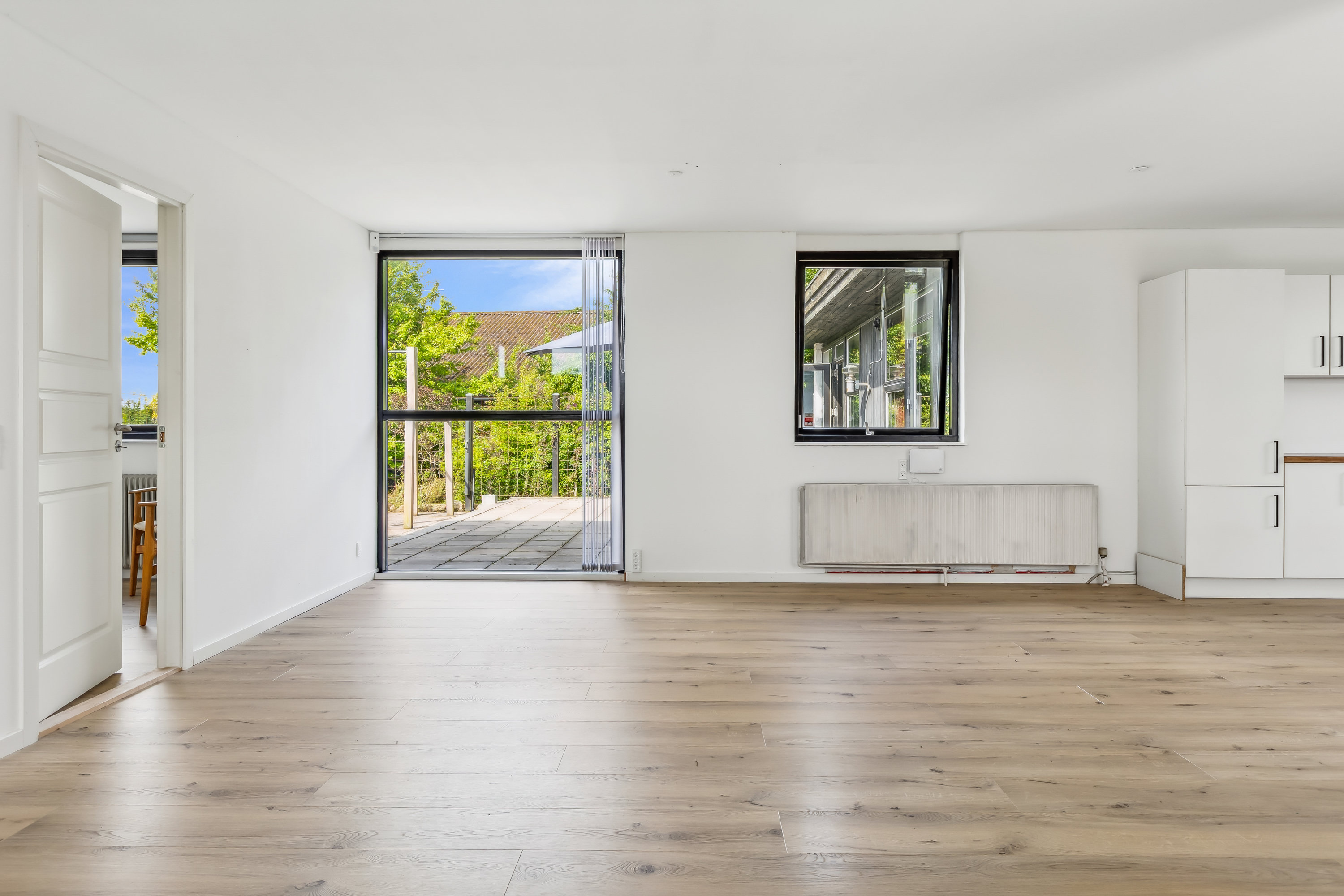 Fremhævet stue billede i fuldskærmstilstand. Billede af Helenevej 2, 4270 Høng