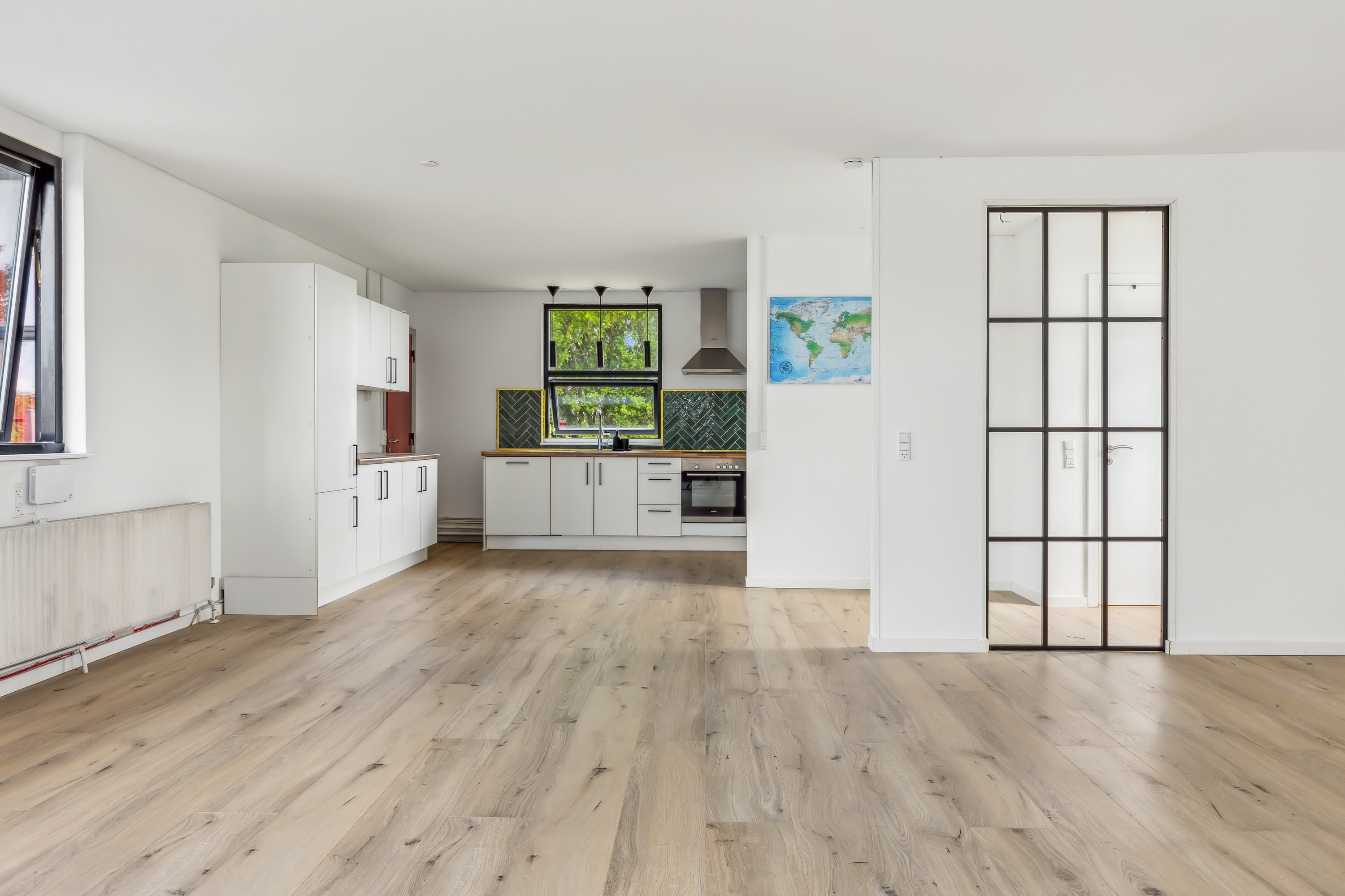 Fremhævet stue billede i fuldskærmstilstand. Billede af Helenevej 2, 4270 Høng