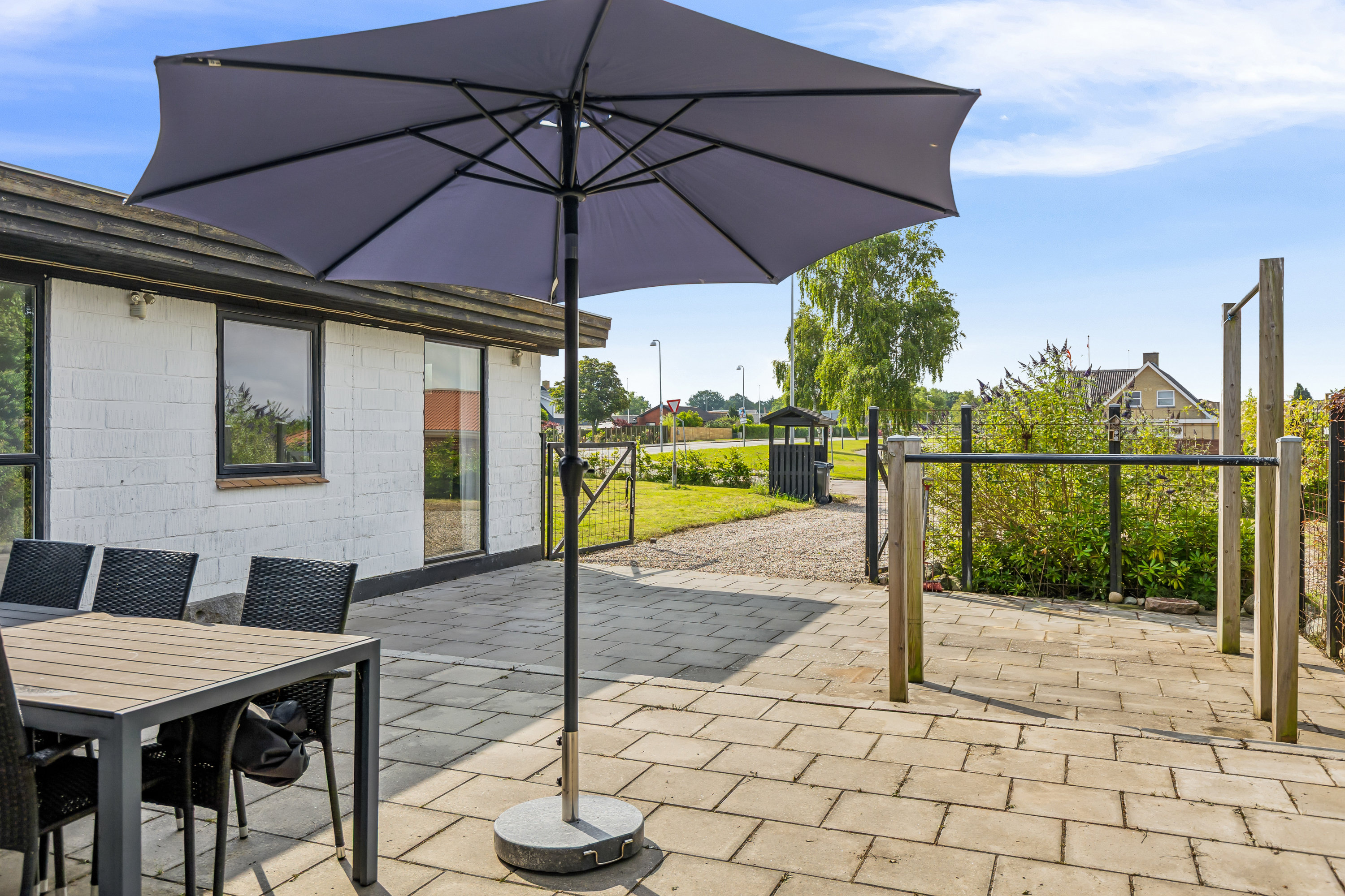 Miniaturebillede 1: terrasse. Billede af Helenevej 2, 4270 Høng