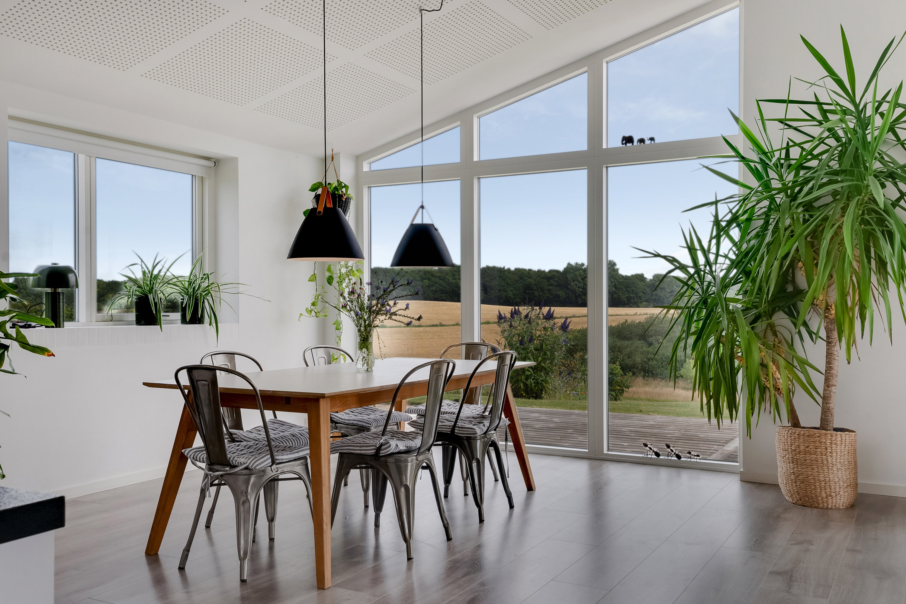 Fremhævet stue billede i fuldskærmstilstand. Billede af Løbegangen 89, 5800 Nyborg