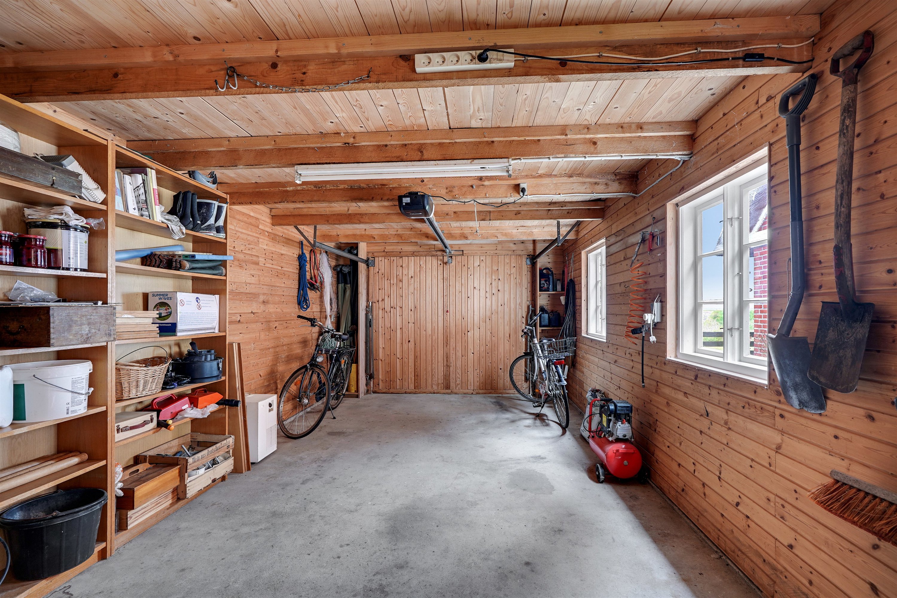 Fremhævet garage billede i fuldskærmstilstand. Billede af Digevej 13, Sønderho, 6720 Fanø