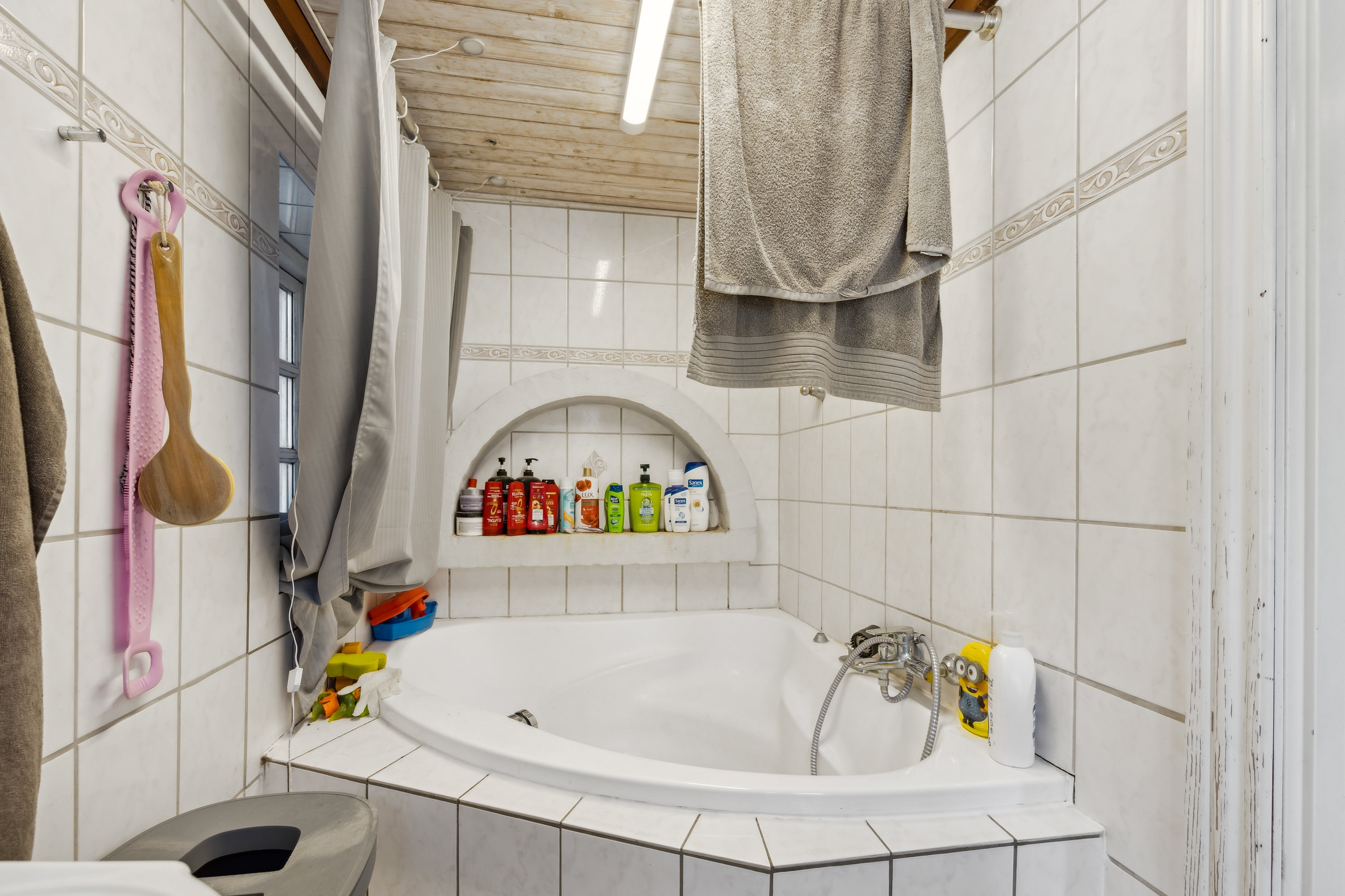 Fremhævet badeværelse billede i fuldskærmstilstand. Billede af Grønhøjvej 49, Hatting, 8700 Horsens