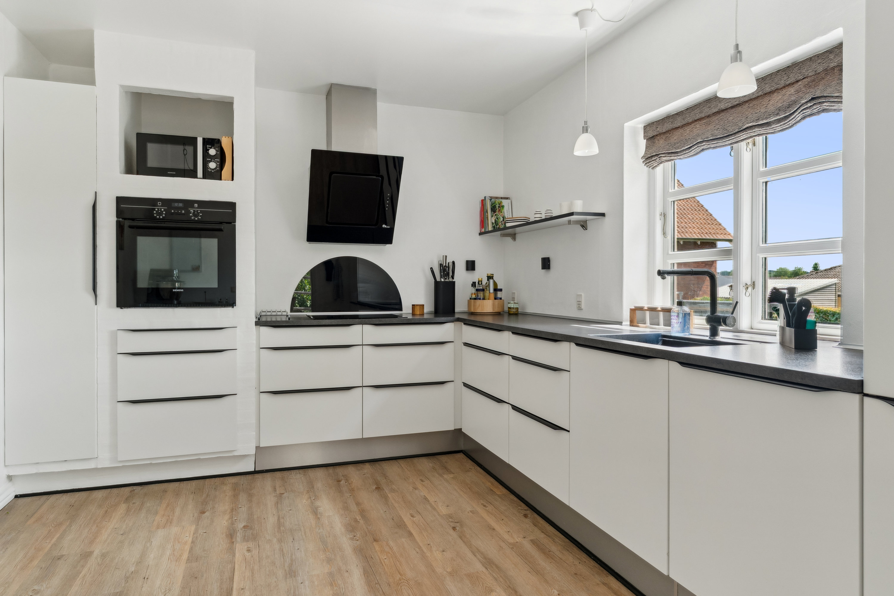 Fremhævet køkken billede i fuldskærmstilstand. Billede af Nyborgvej 5, 5772 Kværndrup